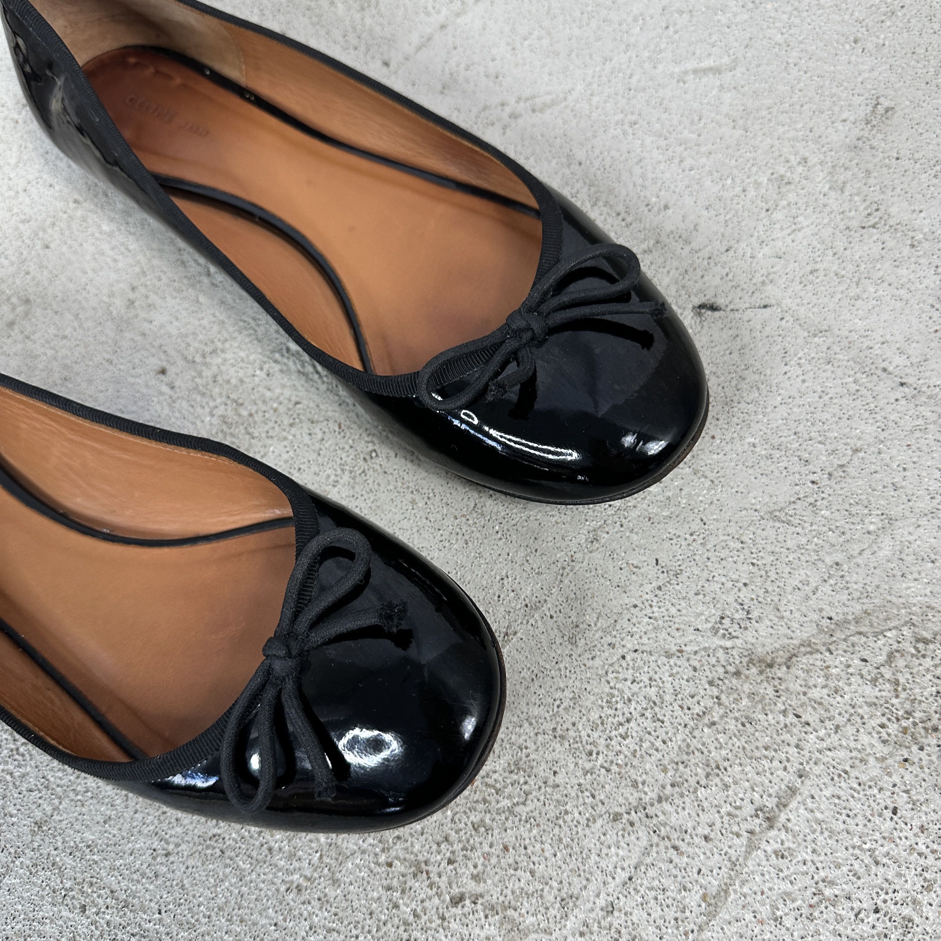 Vintage Vintage Y2K Avant Garde Leather Celine Bows Ballerinas Size US 7 / IT 37 - 9 Thumbnail