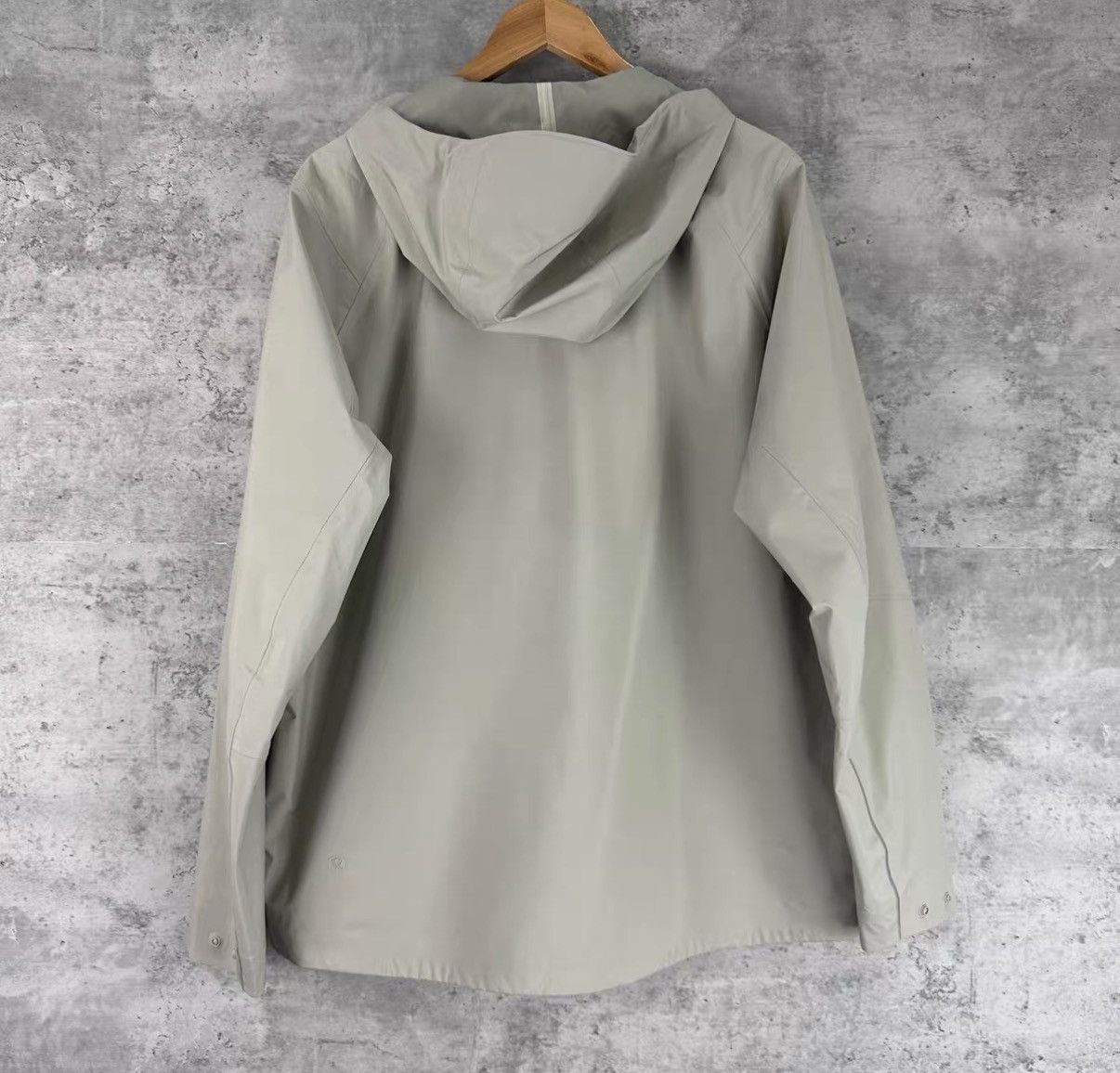 Lululemon Lululemon Waterproof Jacket J42 Size US M / EU 48-50 / 2 - 2 Thumbnail