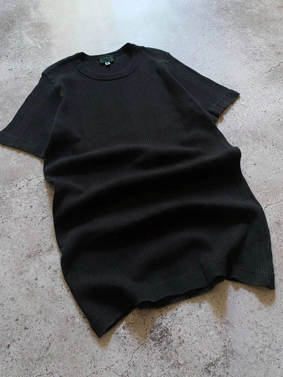 Dolce & Gabbana VINTAGE 90s DOLCE GABBANA DG LOGO RIBBED KNIT T SHIRT RARE Size US L / EU 52-54 / 3 - 5 Thumbnail