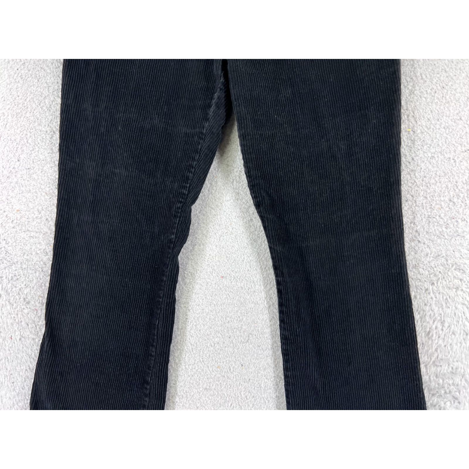 Vintage VINTAGE Eunina Pants Womens 5 Black Corduroy 100% Cotton Flare Bootcut 26x27"} Size 27" / US 4 / IT 40 - 3 Thumbnail