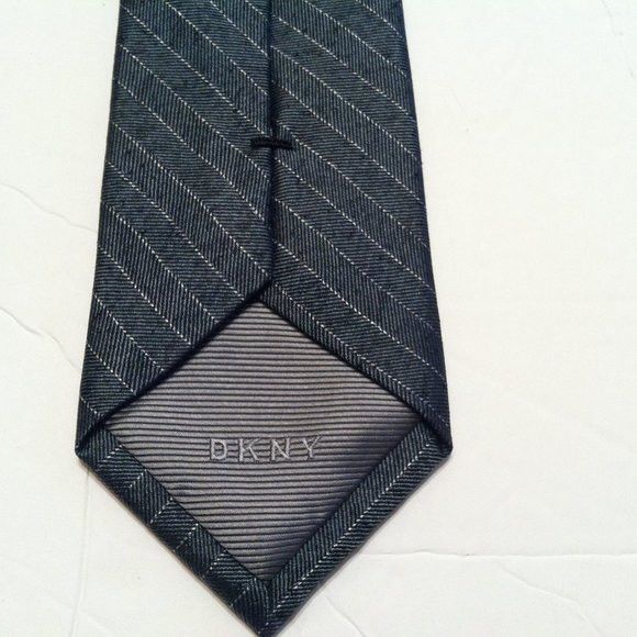 DKNY DKNY MEN'S NEW DARK GREEN 100%SILK TIE WIDTH: 2 3/4" Size ONE SIZE - 6 Thumbnail