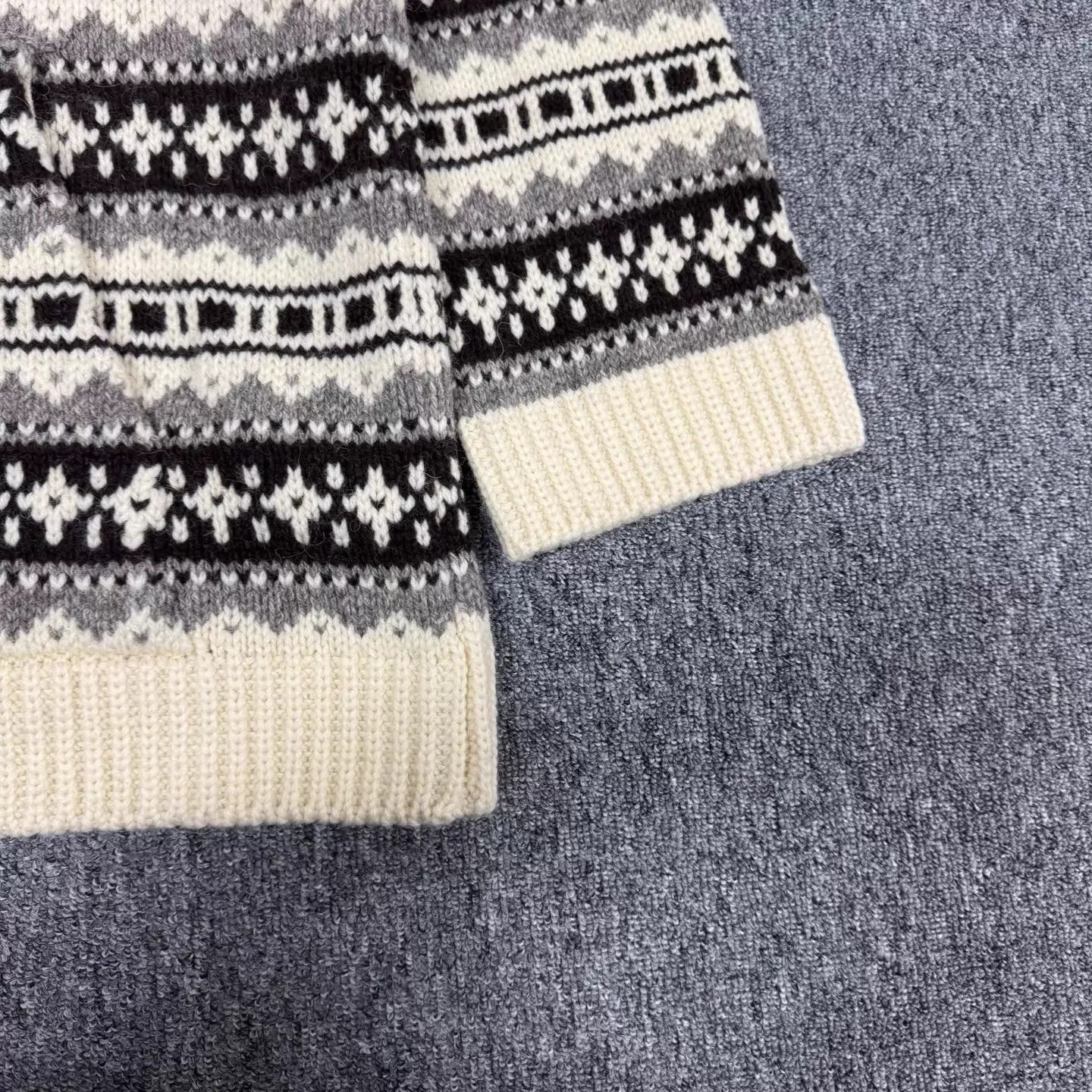 Celine Celine Fair Isle V-neck hoodie M 99new Size US M / EU 48-50 / 2 - 4 Thumbnail