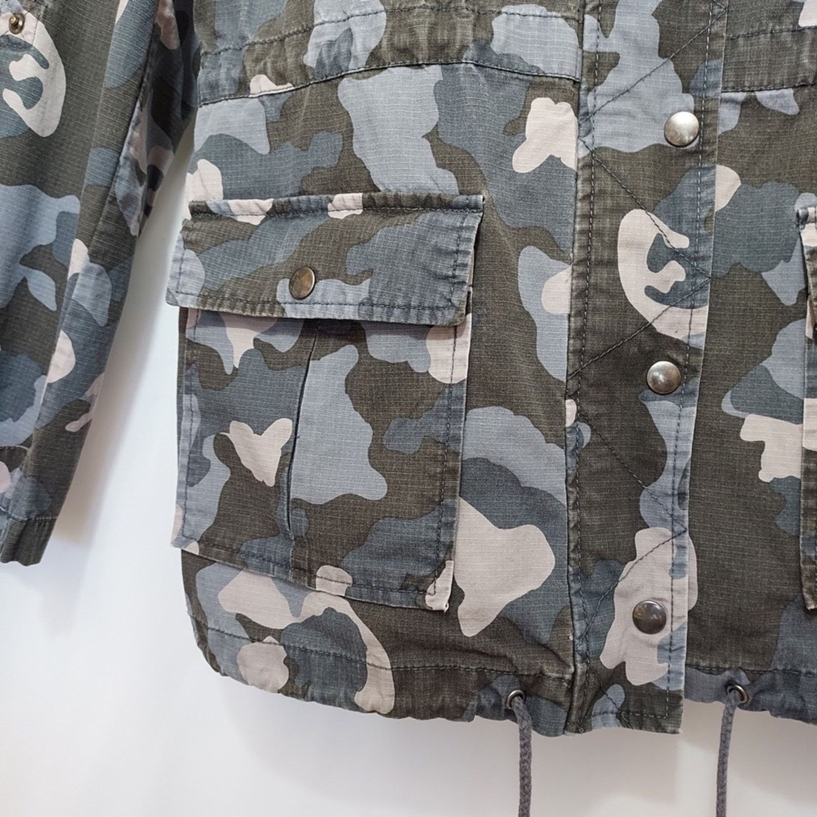 Banana Republic Banana Republic Blue Camouflage Camo Cargo Utility Jacket Size M / US 6-8 / IT 42-44 - 4 Thumbnail