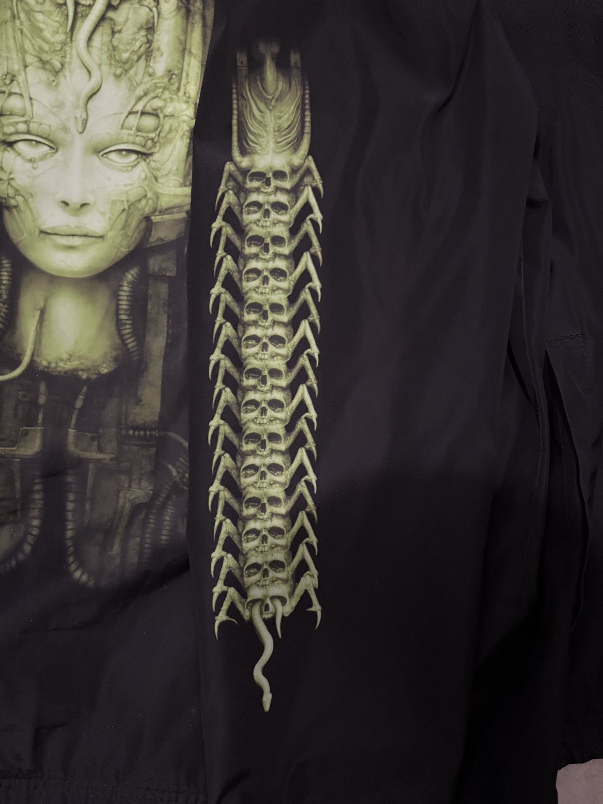 Supreme Supreme H.G Giger Size US L / EU 52-54 / 3 - 6 Thumbnail