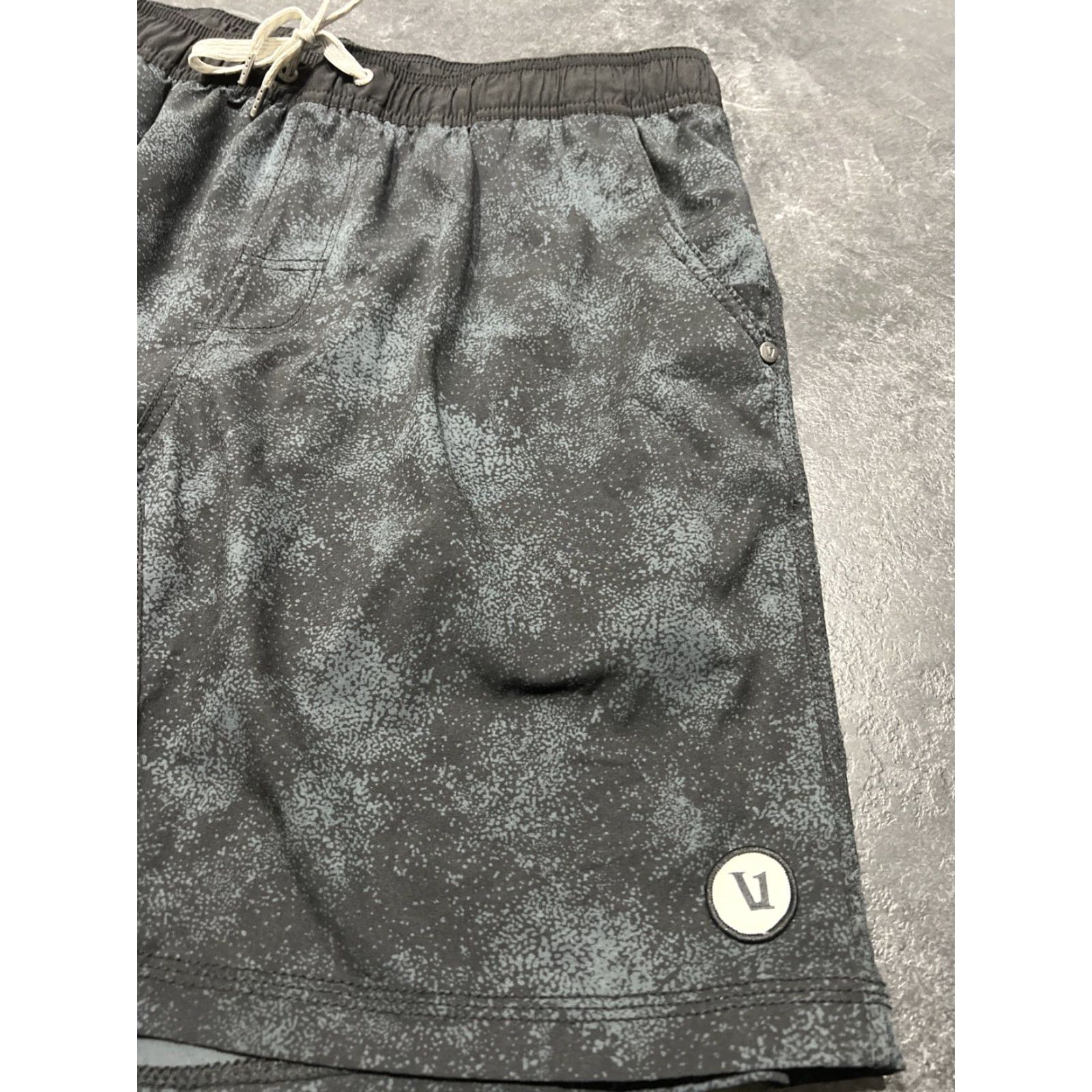 Vuori Vuori Mens XL Camouflage Athletic Shorts 7-Inch Inseam Gym Running Training Casual Size US 36 / EU 52 - 2 Thumbnail