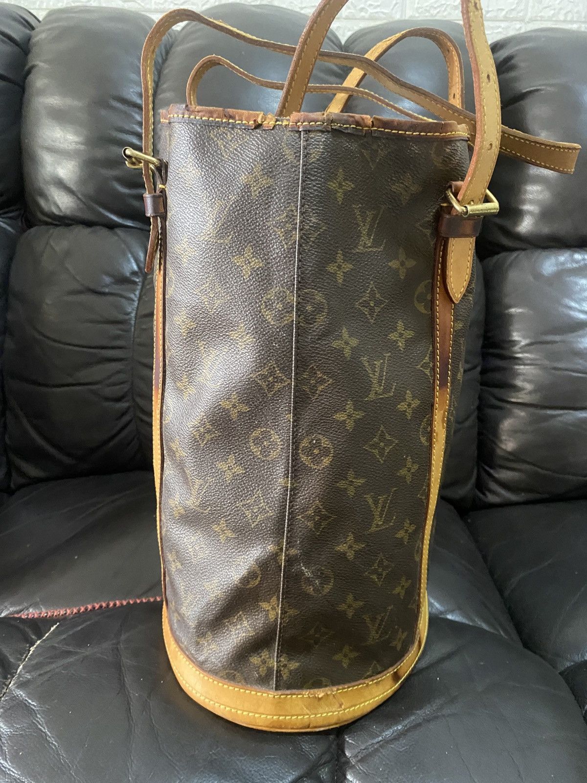 Louis Vuitton Authentic Louis Vuitton Monogram Bucket GM Size ONE SIZE - 4 Thumbnail