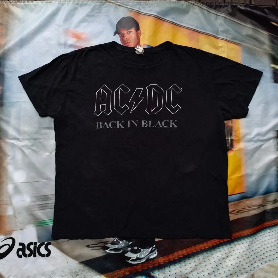 Gildan ©2017 ACDC MEN IN BLACK ALBUM TEE Size US XL / EU 56 / 4 - 1 Thumbnail