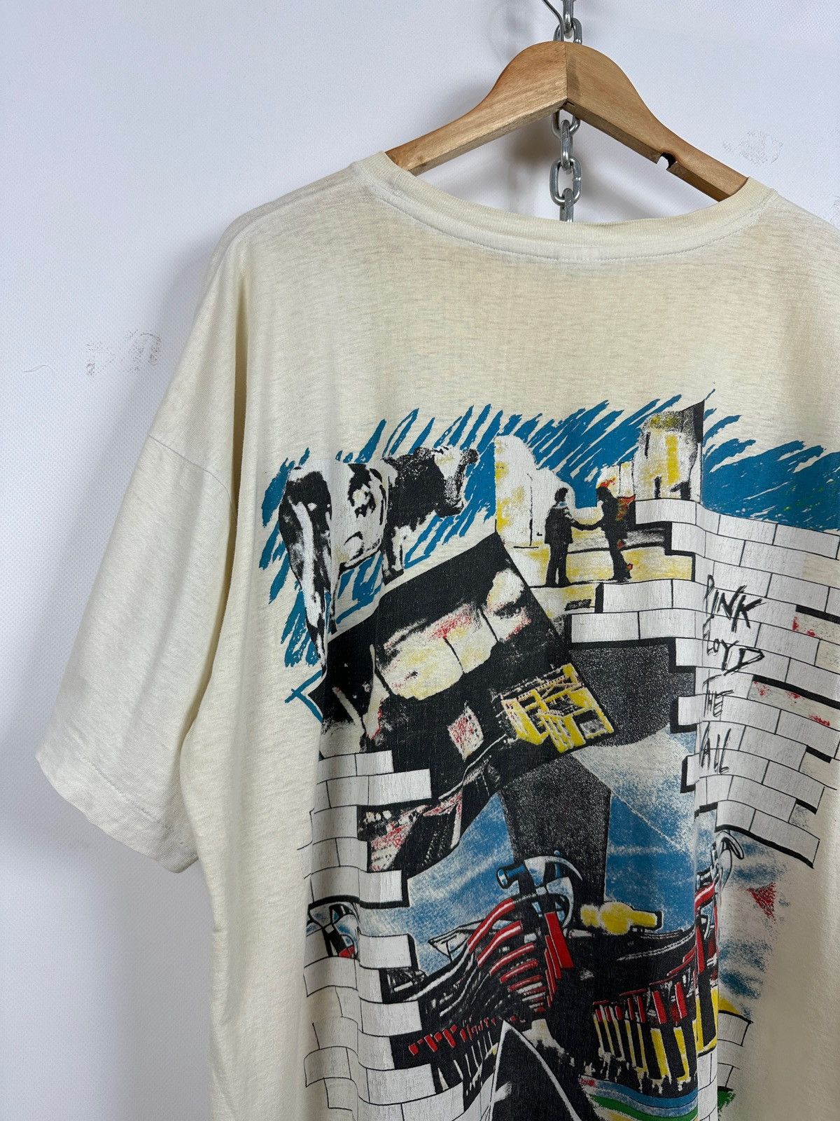 Band Tees Vintage Pink Floyd Division Bell Distressed The Wall T-Shirt Size US XL / EU 56 / 4 - 13 Thumbnail