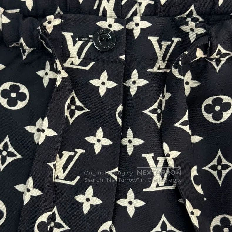 Louis Vuitton Louis Vuitton Black presbyopic full-print silk trousers Size US 36 / EU 52 - 8 Thumbnail
