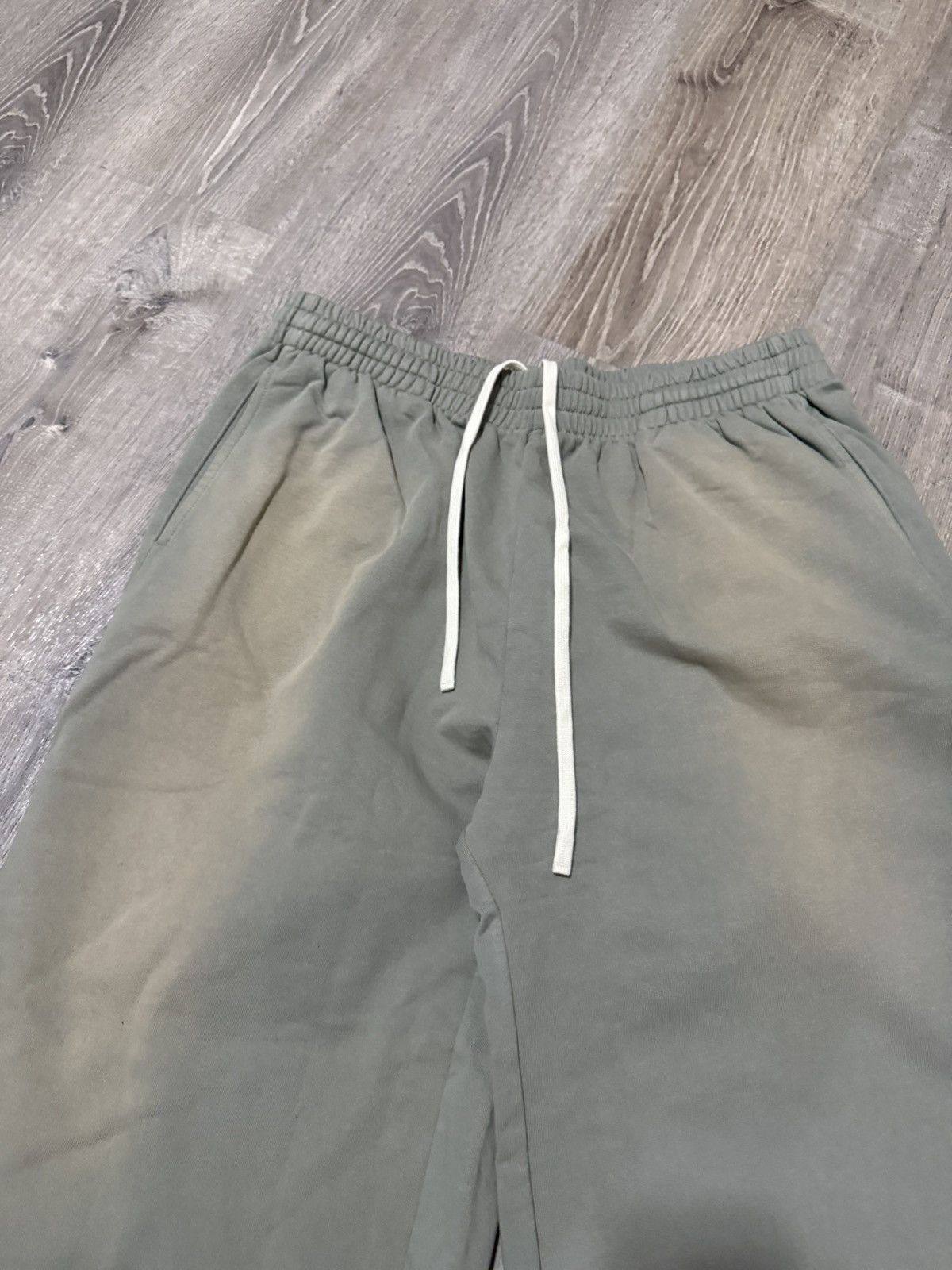 The GV Gallery Gv Gallery Raspberry Hills Blank Faded Green Sweatpants XL Size US 36 / EU 52 - 2 Thumbnail