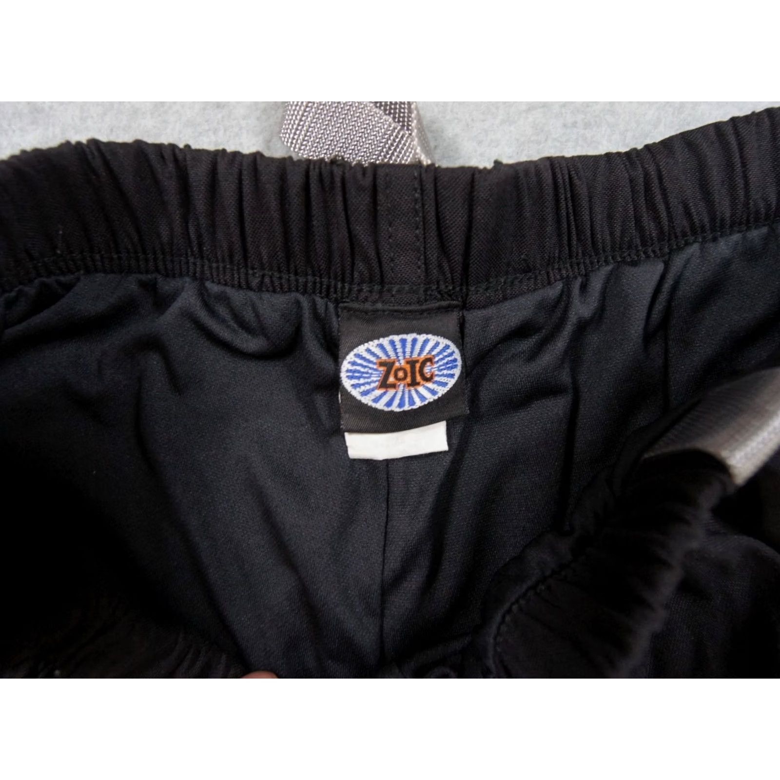 Vintage VINTAGE Zoic Shorts Mens Large Black Cargo Pockets Cycling Padded Lined Belted Size US 33 - 5 Thumbnail