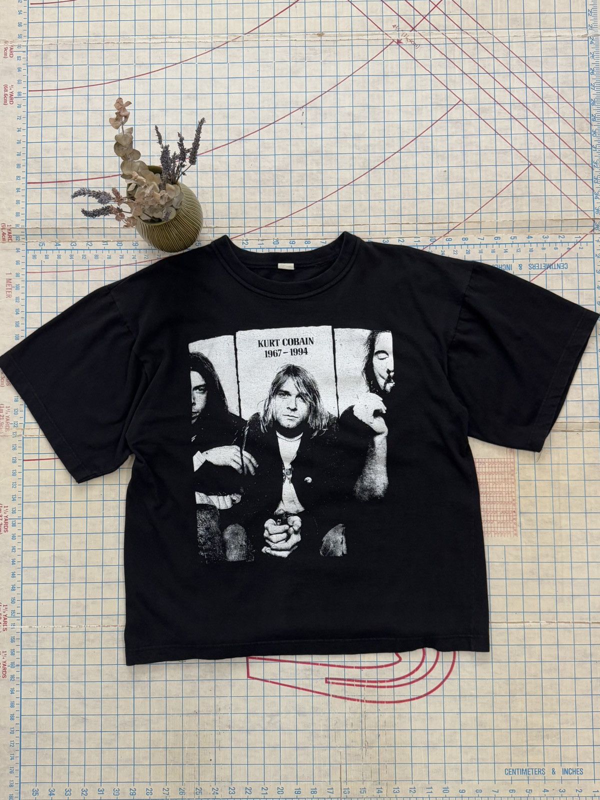 Band Tees × Vintage Vintage Kurt Cobain Memorial Tee Black Size XL Fits Cropped Size US XL / EU 56 / 4 - 2 Thumbnail