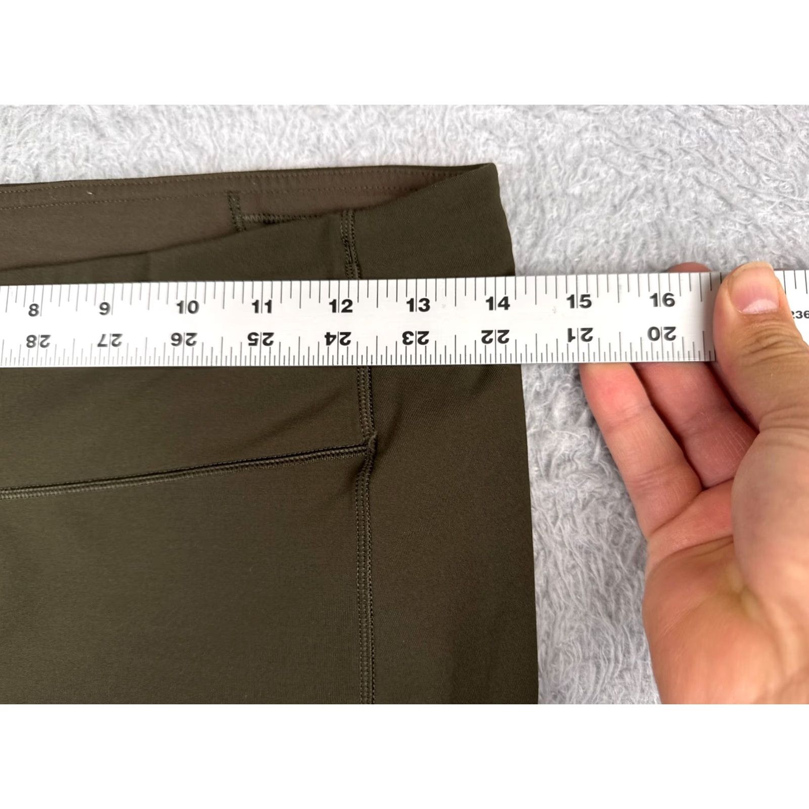 Lululemon Lululemon Pants Women 8 Green Breezy Dot Tight 25" Tapered Luxtreme W5AZOS Pants Women 8 Green Breezy Dot Tight 25" Tapered Luxtreme W5AZOS Size 30" / US 8 / IT 44 - 6 Thumbnail