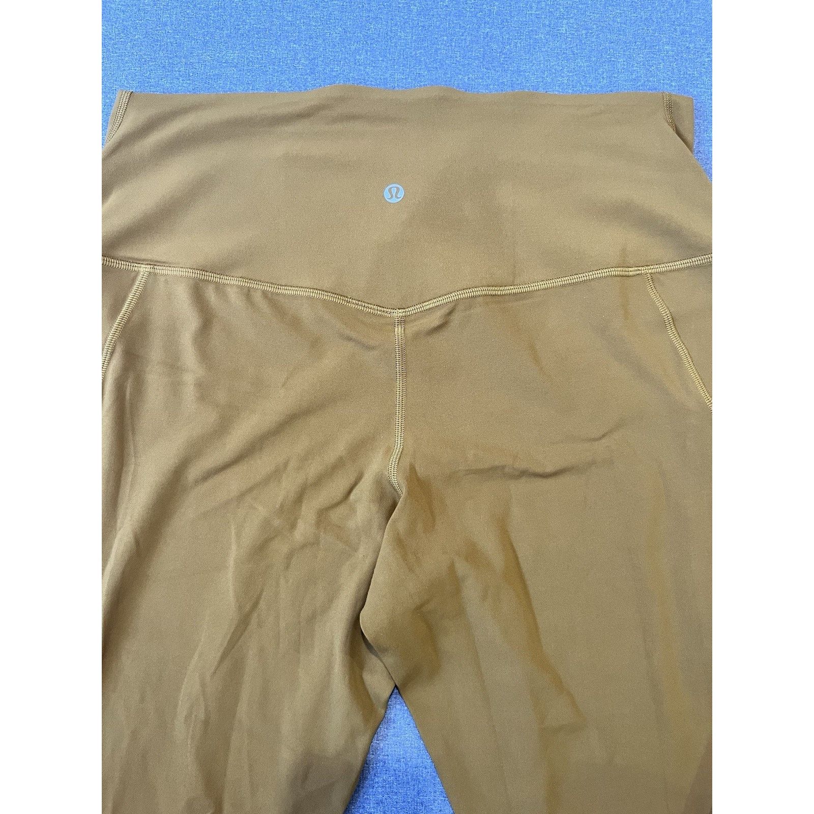 Lululemon Lululemon bronze yellow gold 25” inseam high waisted sz 14 Size 36" / US 14 / IT 50 - 3 Thumbnail