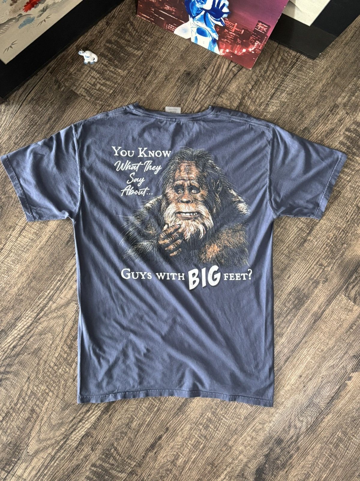 Vintage Y2k Bigfoot Comedy Graphic Tee Medium Size US M / EU 48-50 / 2 - 7 Thumbnail