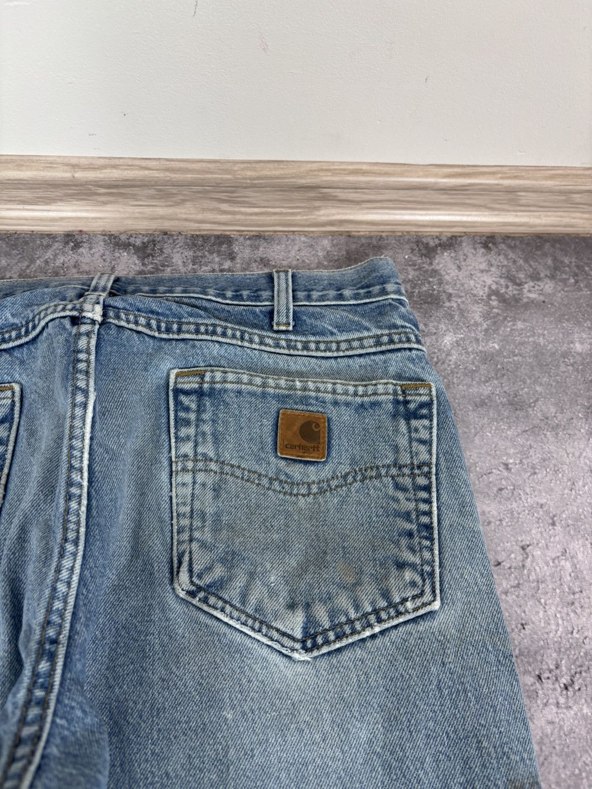 Carhartt Carhartt Men’s Denim Jeans Faded Blue Distressed Workwear Size US 34 / EU 50 - 7 Thumbnail