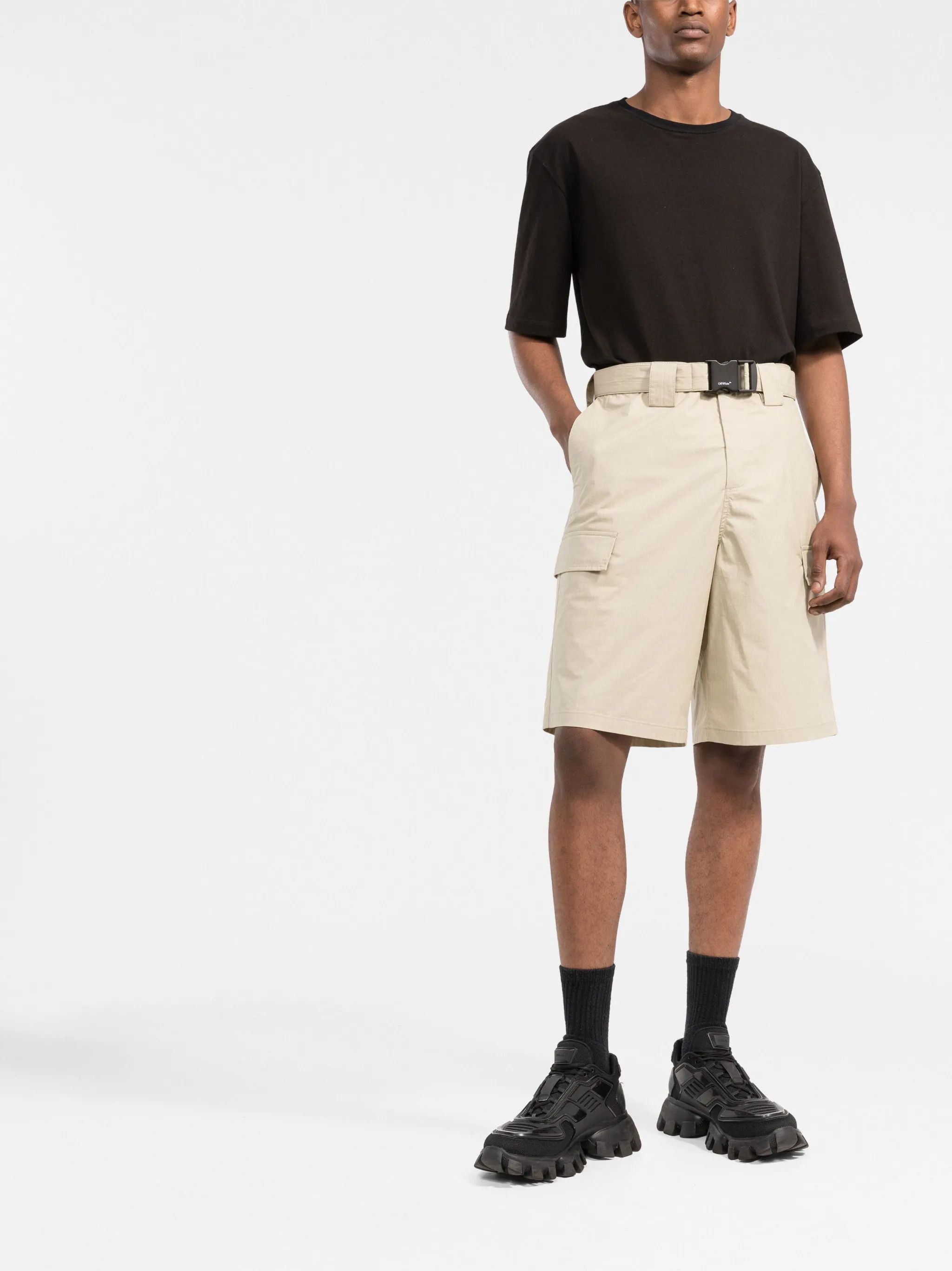 Off-White o1gr1nt0125 Buckle Cargo Short in Beige Size US 36 / EU 52 - 2 Thumbnail