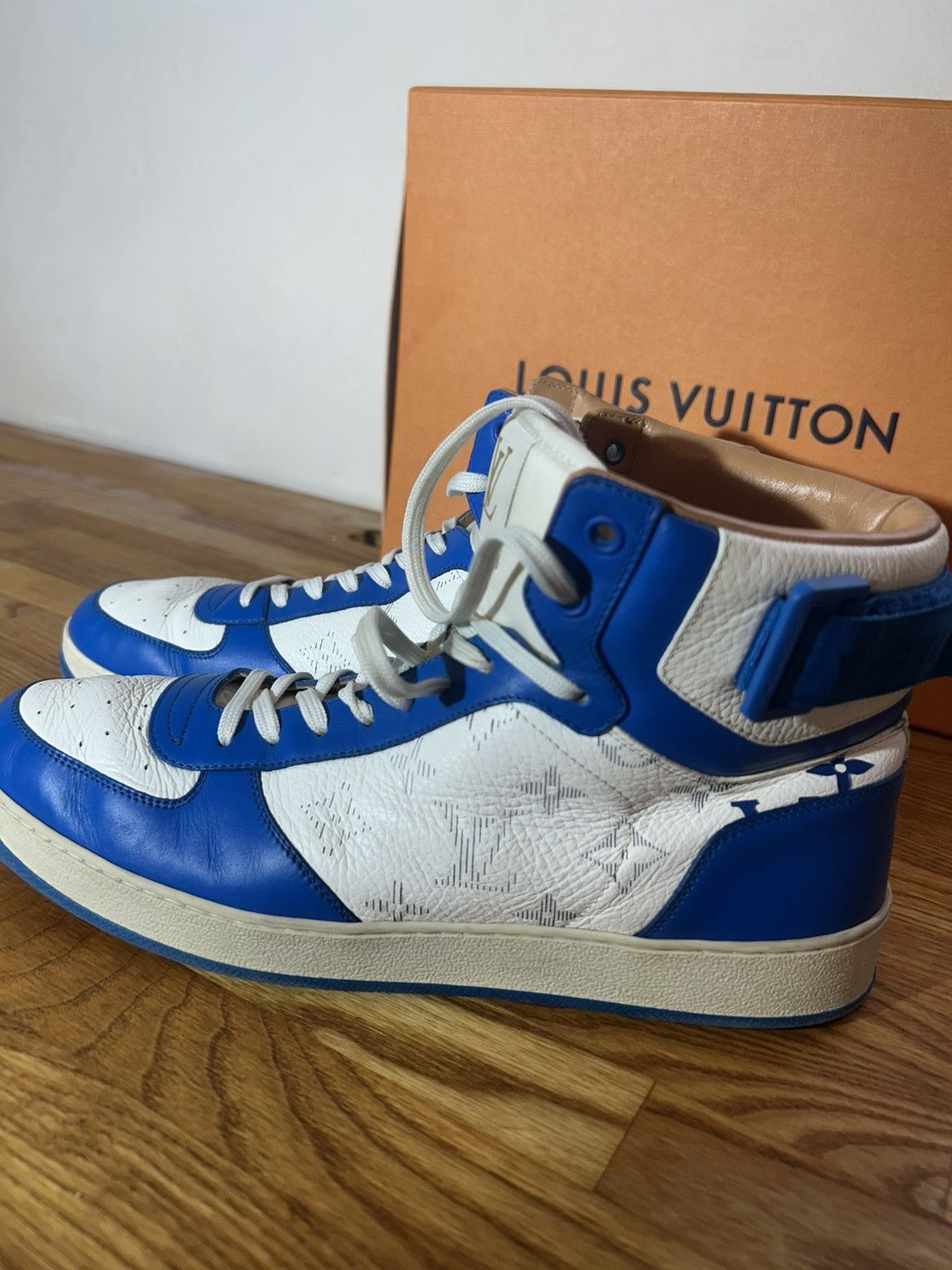 Louis Vuitton Louis Vuitton High Top Sneakers Size US 7.5 / EU 40-41 - 1 Thumbnail