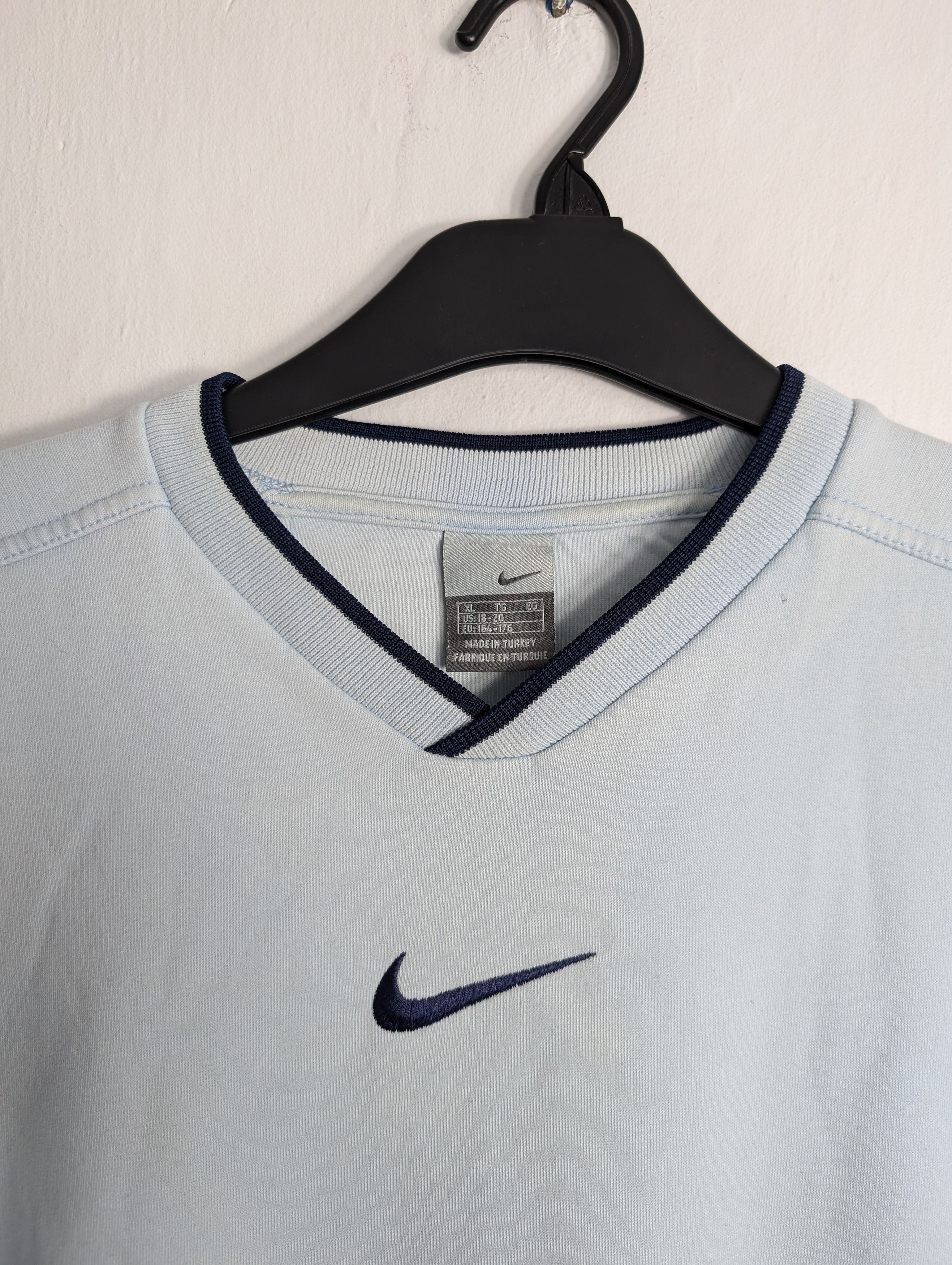 Nike Nike Vintage Center Swoosh V-Neck Baby Blue Boxy Y2K Retro Size US S / EU 44-46 / 1 - 3 Thumbnail