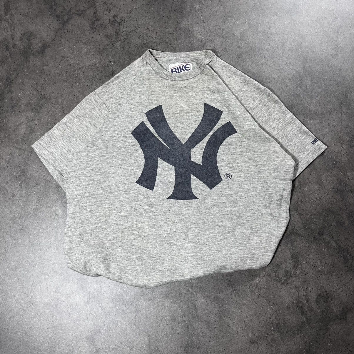MLB Vintage 90s New York Yankees NY Bike Tshirt Tee Very Rare Size US L / EU 52-54 / 3 - 3 Thumbnail