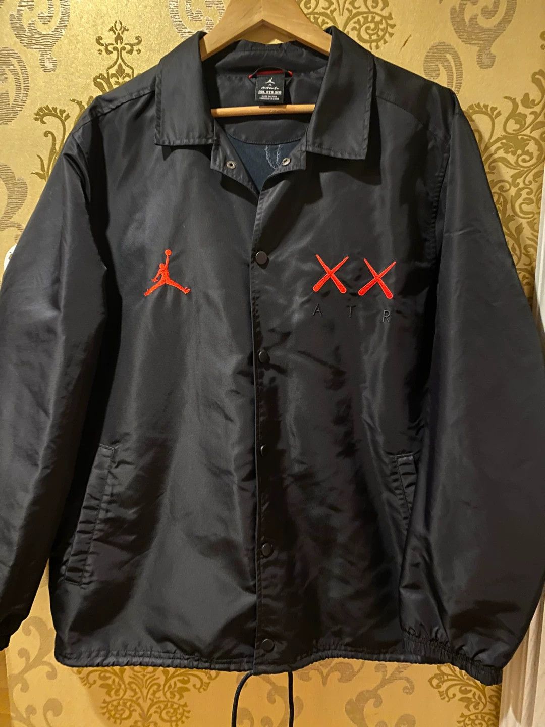Jordan Brand KAWS X AIR JORDAN 4 COACH JKT Size US XXL / EU 58 / 5 - 1 Thumbnail