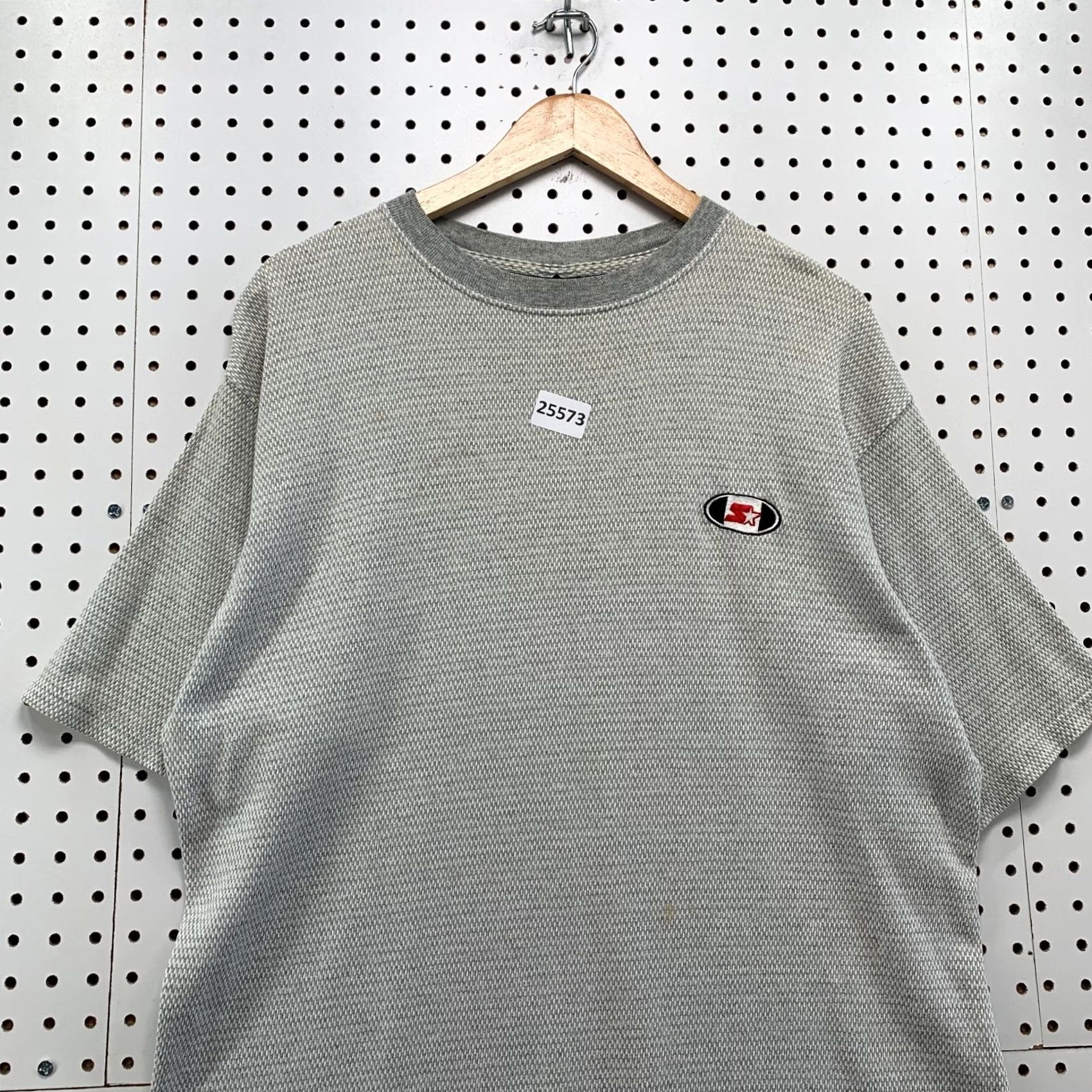 Starter VINTAGE Starter Shirt Gray White Knit Striped Adult XL Short Sleeve 90s Mens Size US XL / EU 56 / 4 - 2 Thumbnail