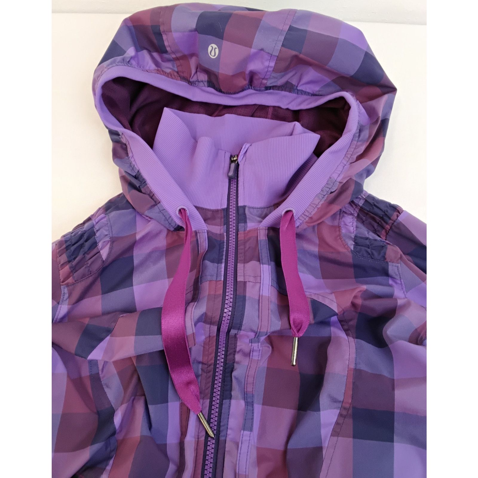 Lululemon Lululemon Light Weight Jacket Women's S Purple/Pink Plaid Size S / US 4 / IT 40 - 9 Thumbnail
