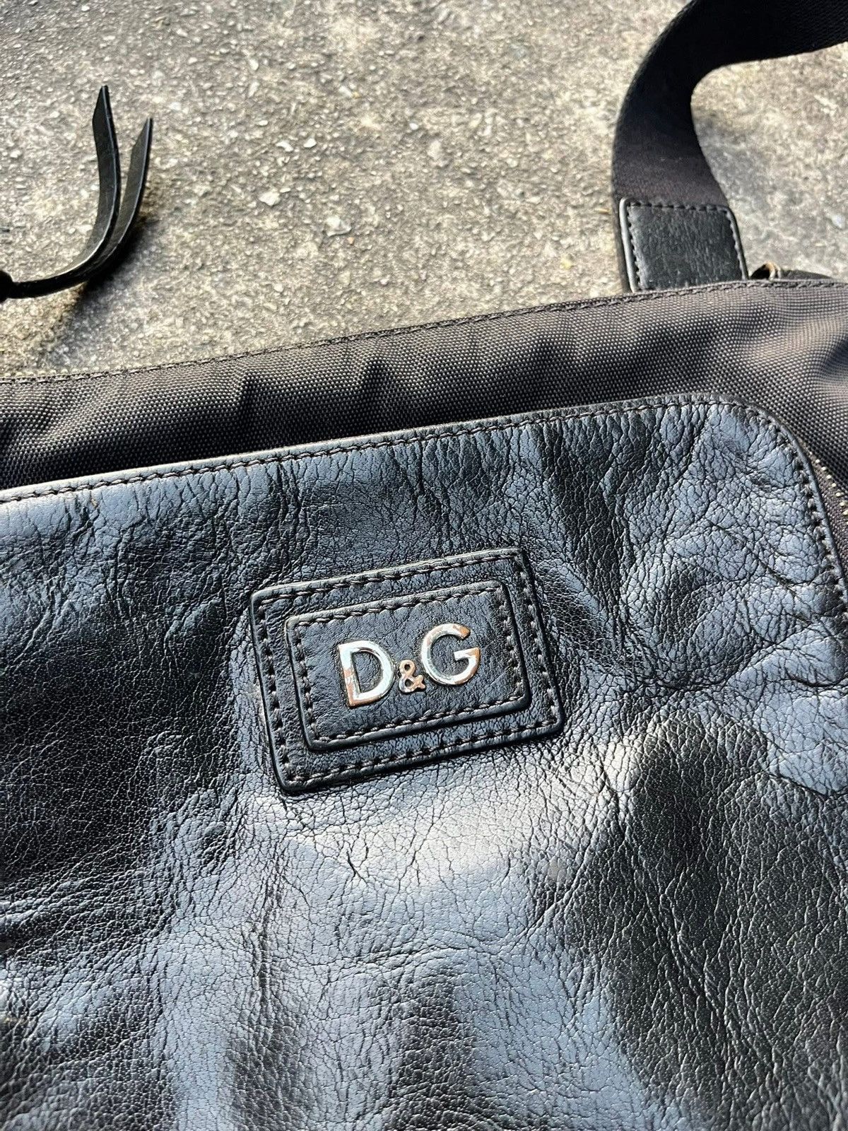 Dolce & Gabbana 2000s Dolce & Gabbana Alan Zip Leather Shoulder Bag Size ONE SIZE - 2 Thumbnail