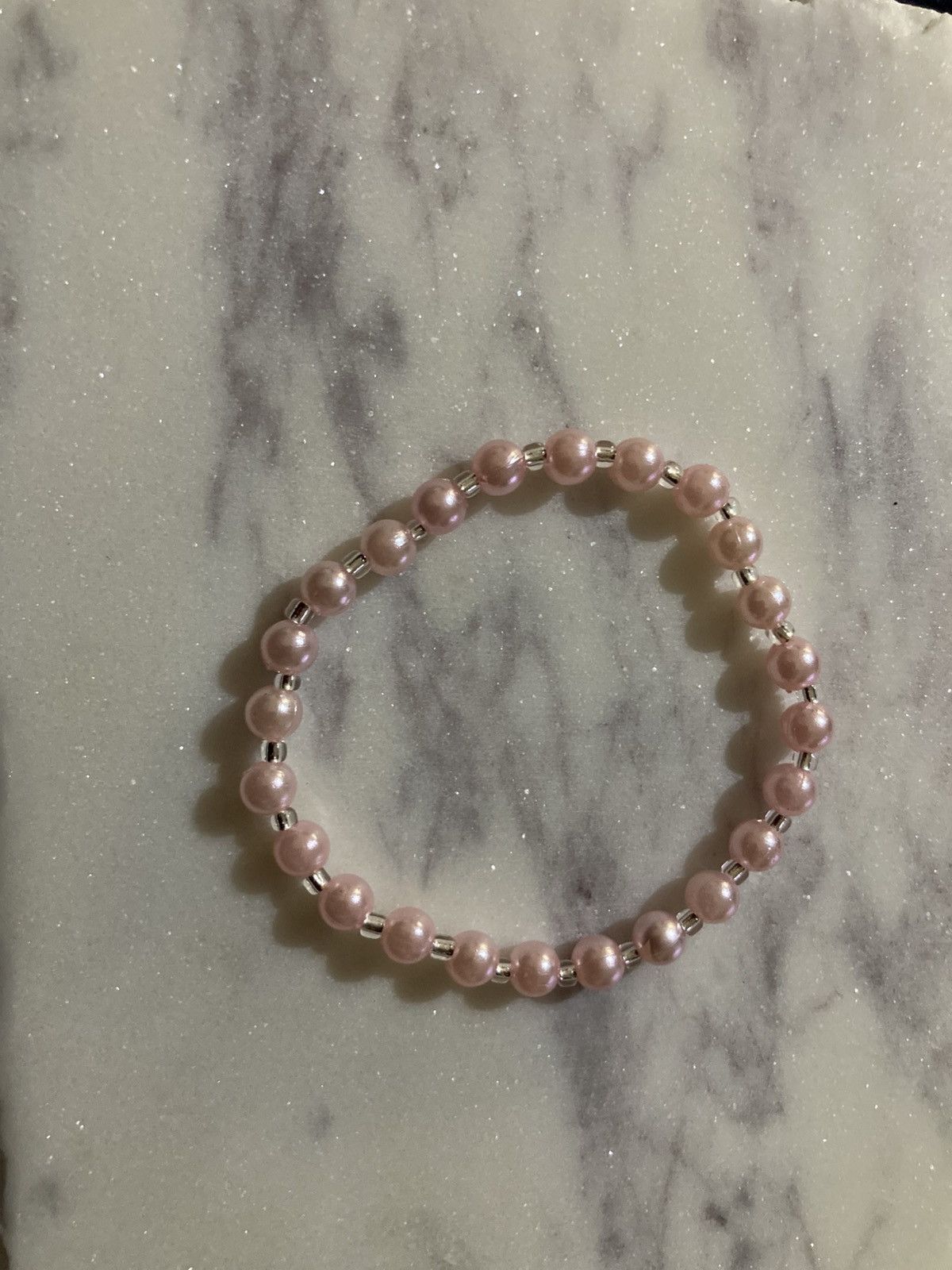 Other Faux pink pearl beaded bracelet Size ONE SIZE - 1 Preview