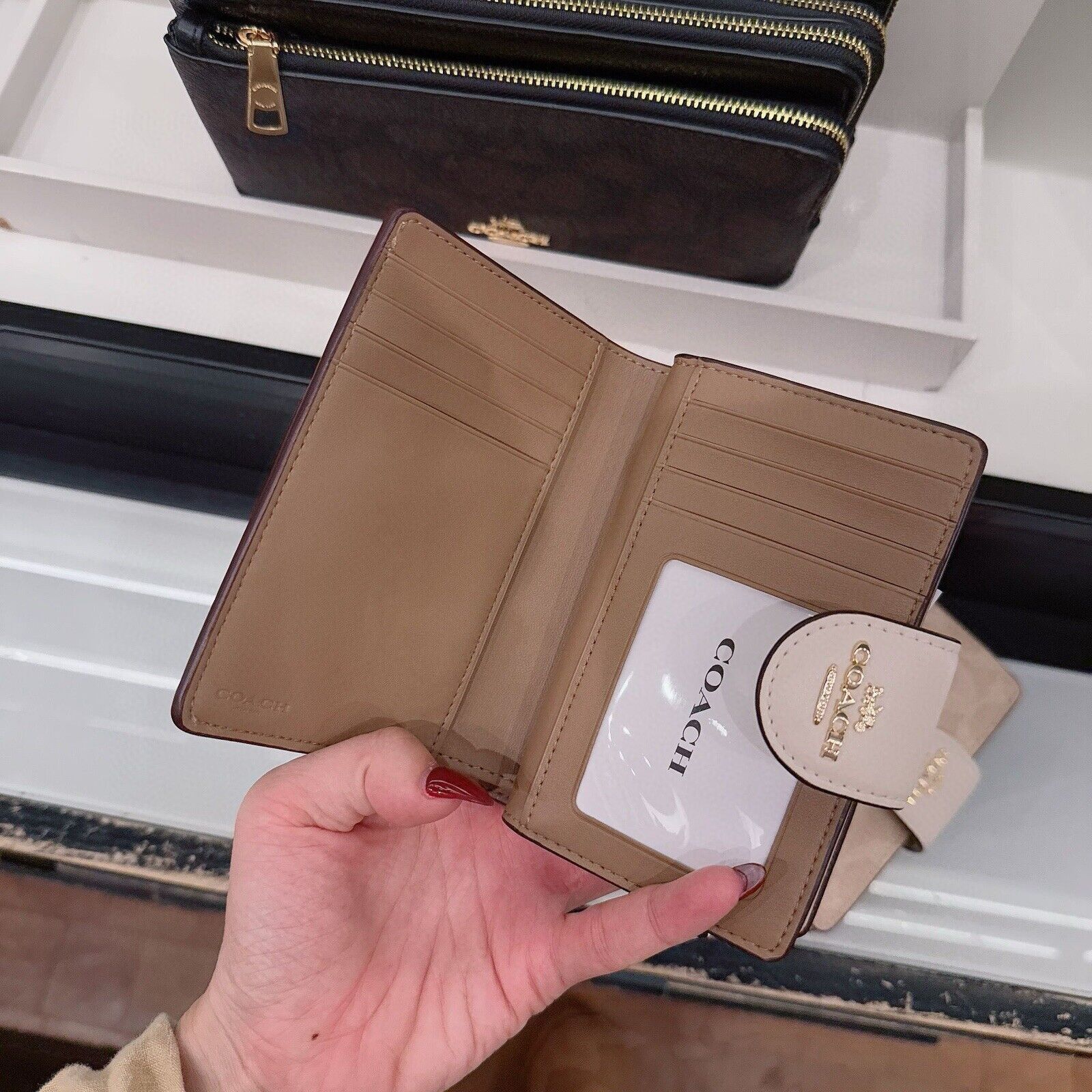 Coach NWT 2024 NEW Coach Medium Corner Zip Wallet Signature Canvas Size ONE SIZE - 6 Thumbnail