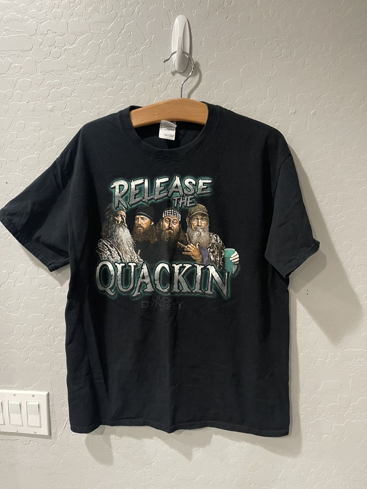 Gildan A&E Duck Dynasty “Release The Quackin’” Shirt Size Large Size US L / EU 52-54 / 3 - 1 Thumbnail