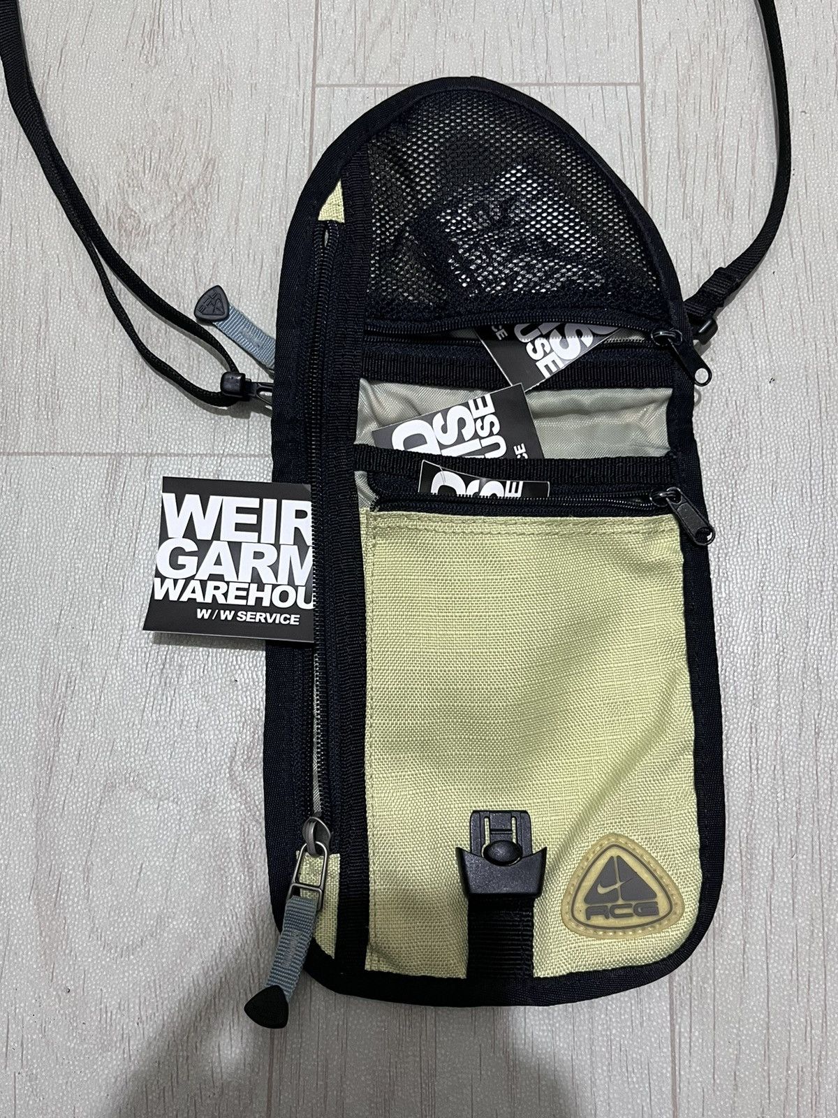 Nike ACG Nike acg mini sling wallet bag Size ONE SIZE - 8 Thumbnail