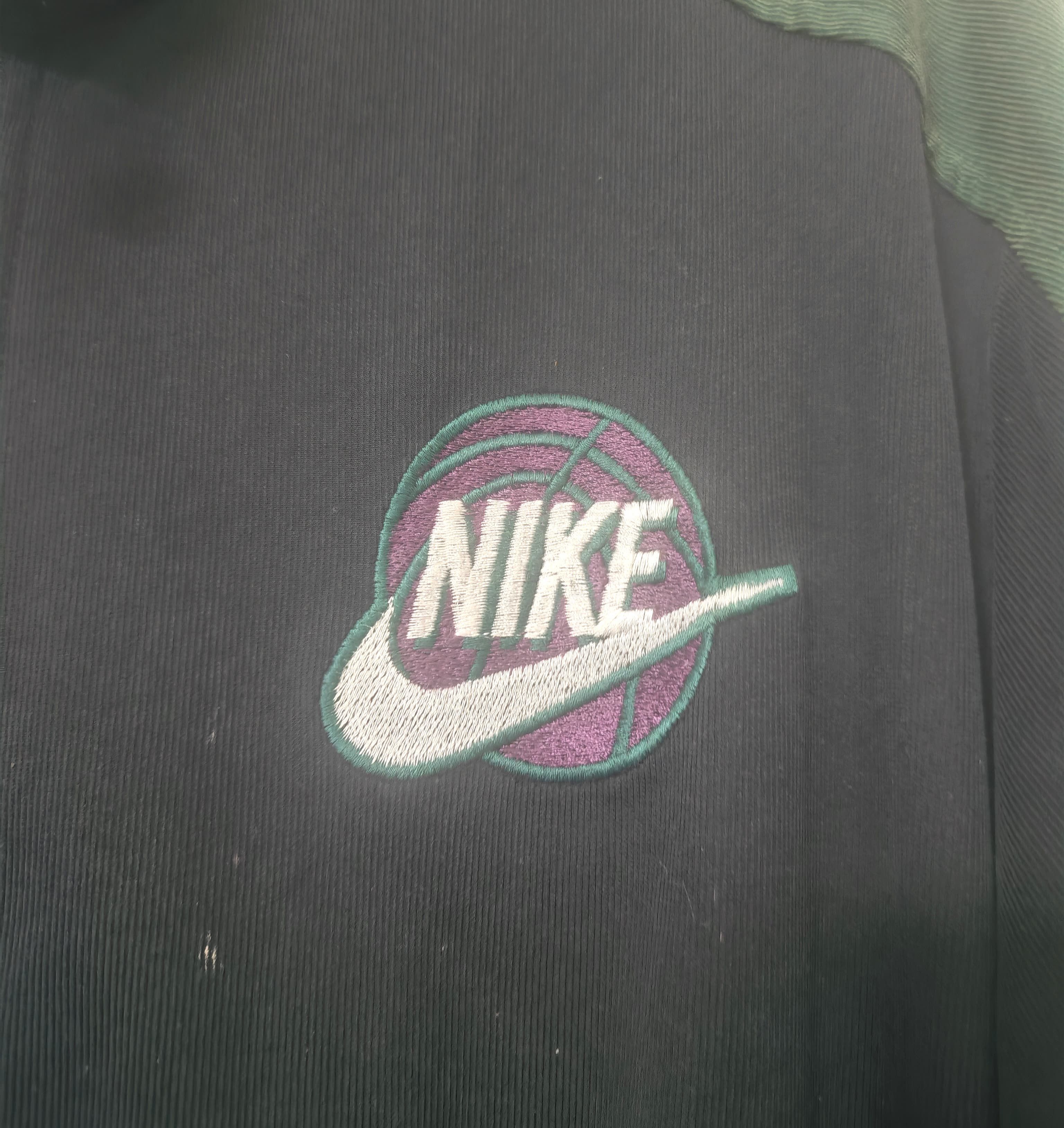 Nike Vintage Nike Grey Tag Track Jacket Big Logo L Size US L / EU 52-54 / 3 - 4 Thumbnail