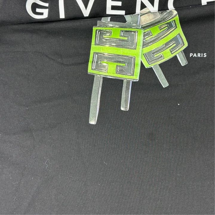 Givenchy Givenchy Givenchy Black Graphic Short Sleeve TShirt -2507 Size US XS / EU 42 / 0 - 5 Thumbnail