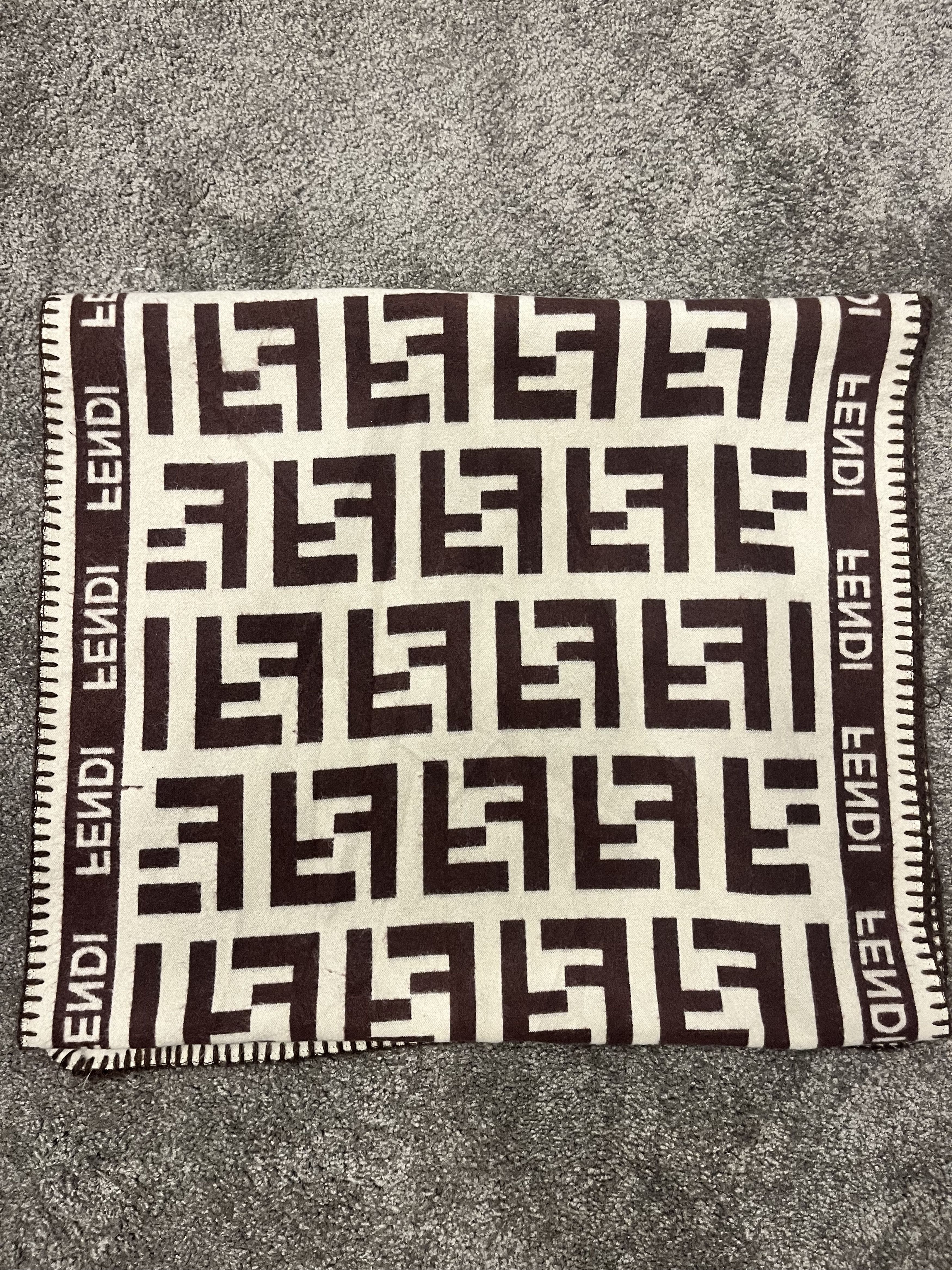 Fendi Fendi Wool Reversible Scarf Size ONE SIZE - 4 Thumbnail