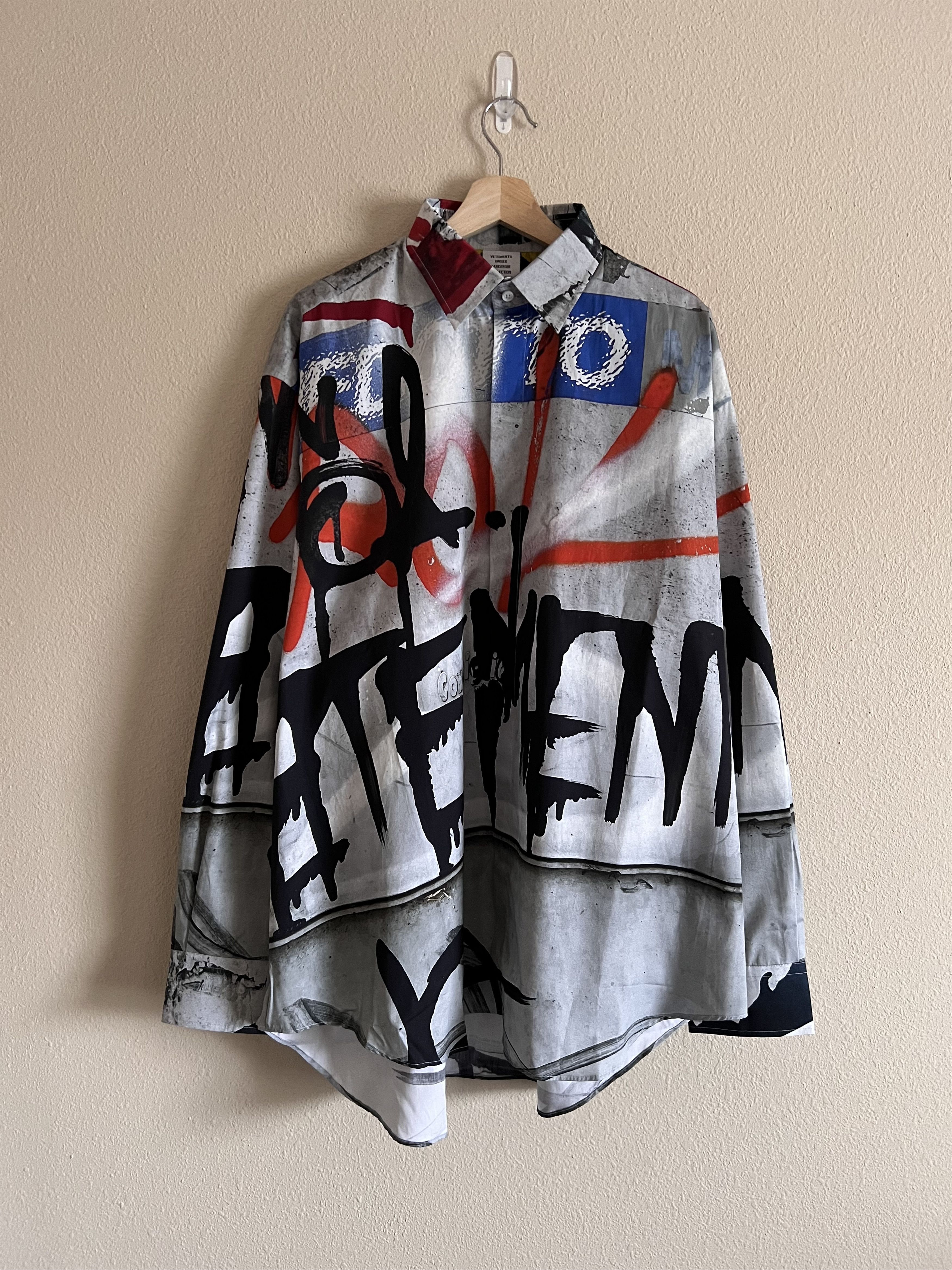 image of Vetements Graffiti Shirt In Gray in Grey, Men's (Size XL)