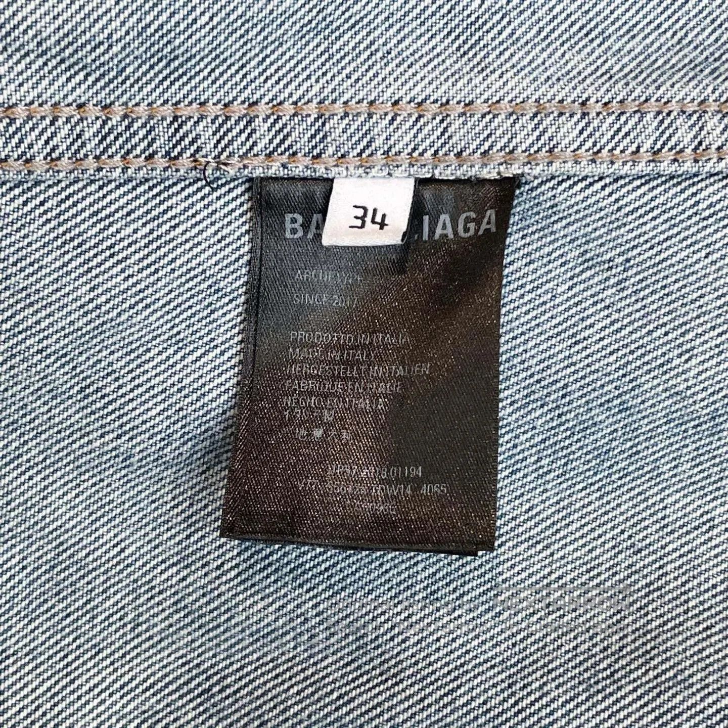 Balenciaga balenciaga blue denim distressed jacket size 34. Size US S / EU 44-46 / 1 - 6 Thumbnail