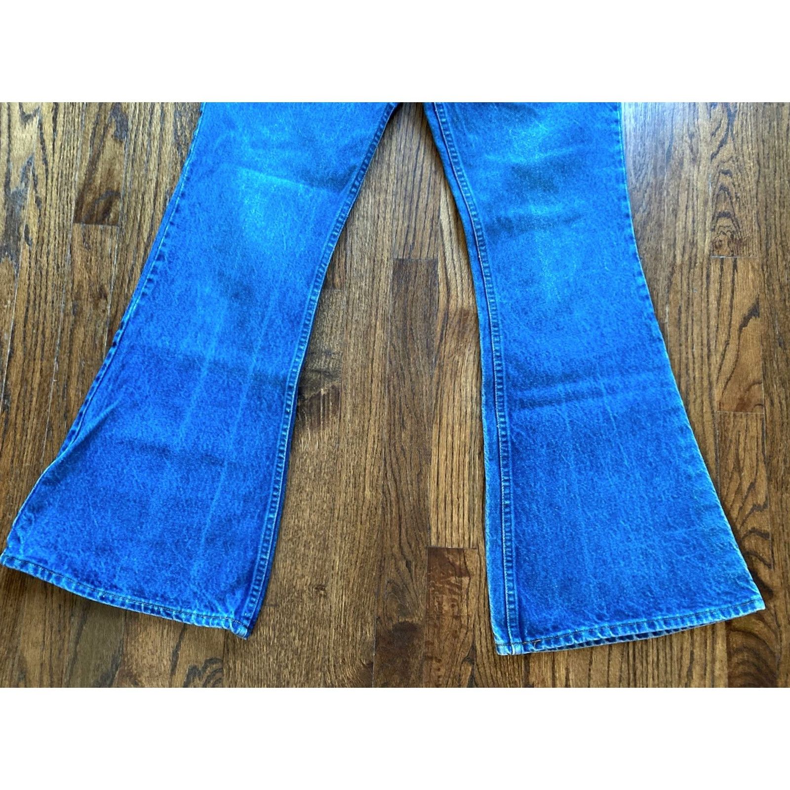 Levi's VINTAGE Levi's Jeans 684 Bell Bottom Flare Womens Size 31 31.5 Inseam Orange Tab Blue 70s 80s Hippie USA Mens/ Womens Size 24" / US 00 / IT 34 - 4 Thumbnail