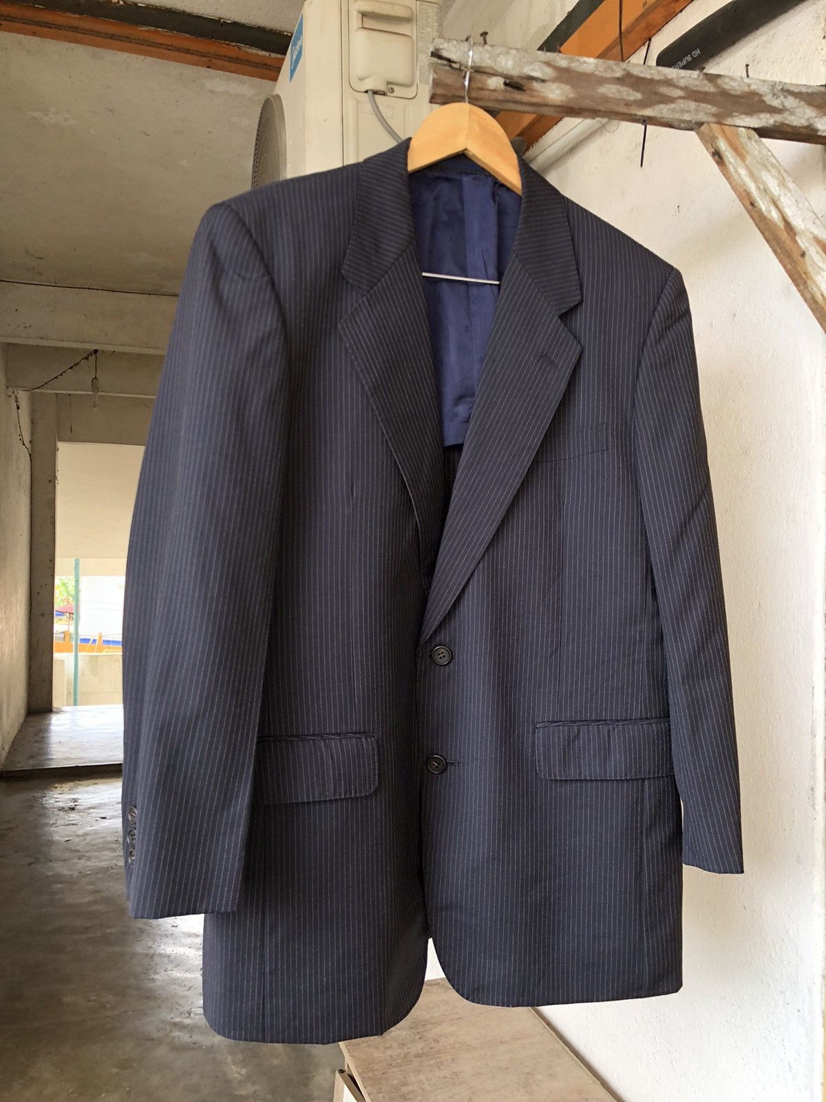 Yves Saint Laurent Yves Saint Laurent Strip Single Breasted Blazer Size US L / EU 52-54 / 3 - 3 Thumbnail