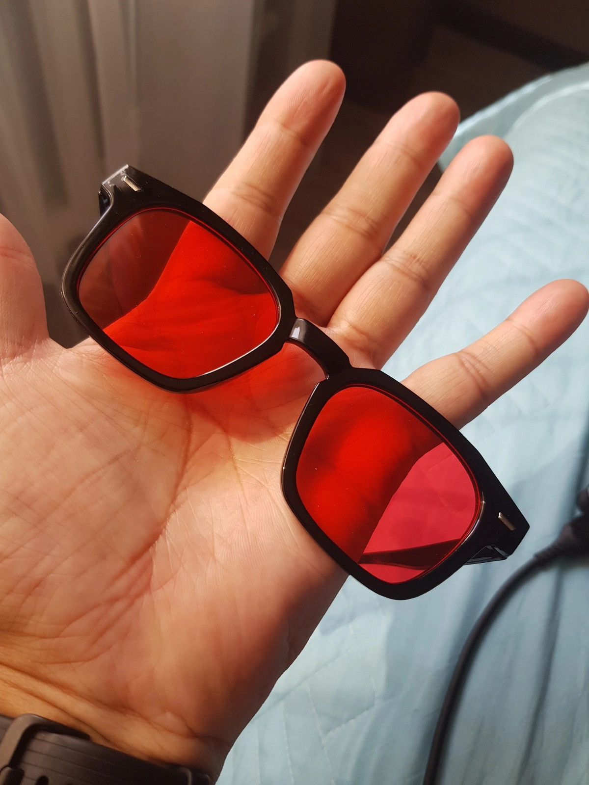 Other Red Lense Black Frame Sunglasses Size ONE SIZE - 4 Thumbnail