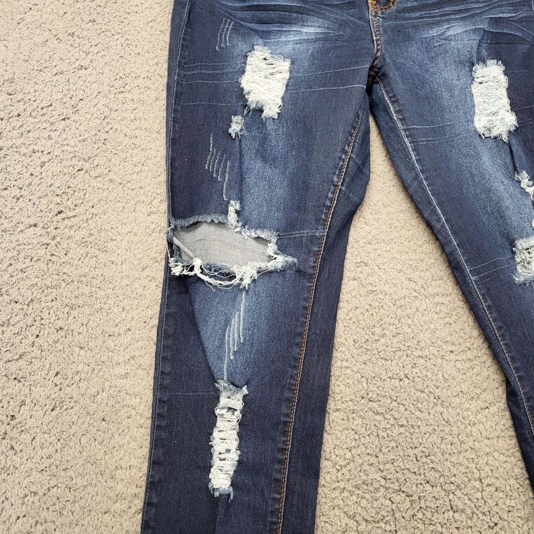Vintage VIP Jeans Distressed Skinny Jeans Women's 15/32W Blue Stretch Denim 32x29.5 Blue Jeans Women 15/32W Skinny Distressed 90s Theme Mens? Size 36" / US 14 / IT 50 - 5 Thumbnail
