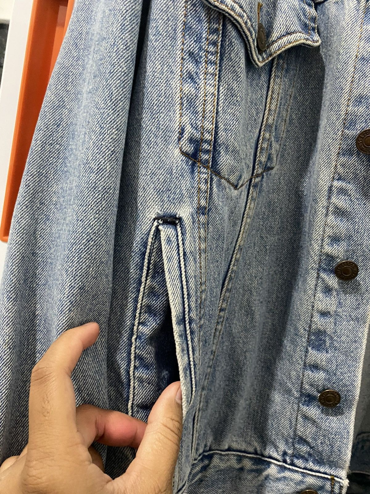 Levi's Vintage 90s levis trucker blue denim jacket Size US L / EU 52-54 / 3 - 7 Thumbnail
