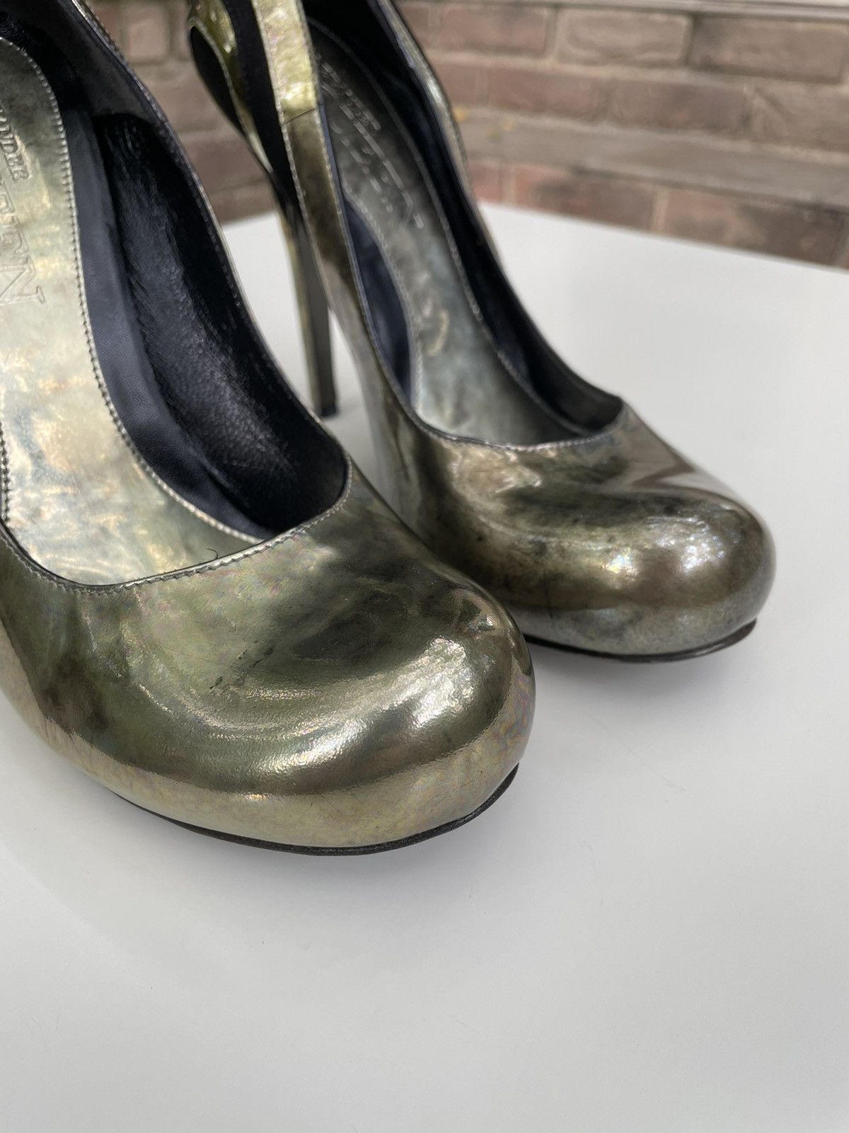 Alexander McQueen Ultra rare iconic runway Alexander McQueen heels Size US 7.5 / IT 37.5 - 4 Thumbnail