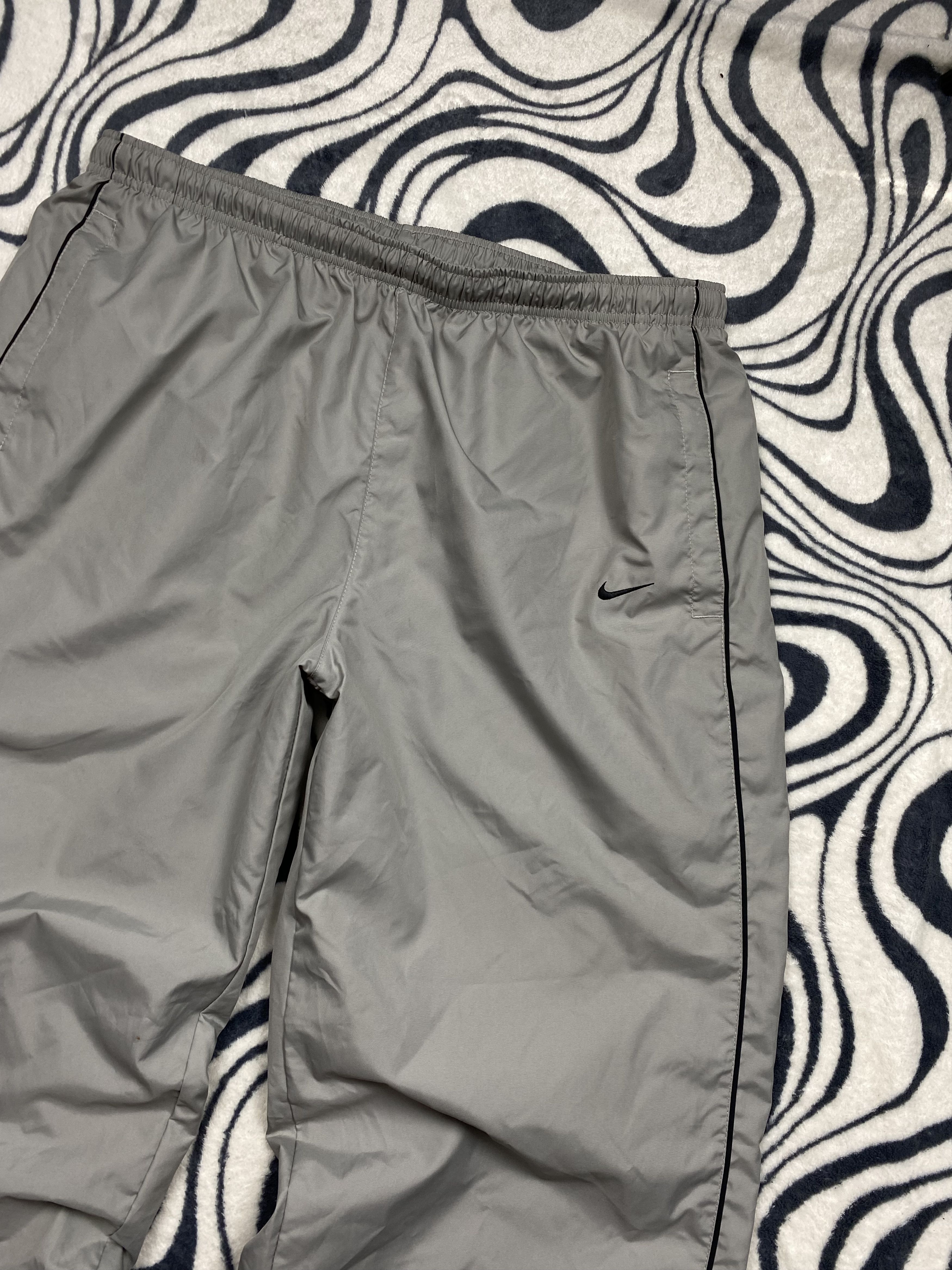 Nike Nike Vintage Mens Nylon Pants Y2K Drill Size US 36 / EU 52 - 2 Thumbnail