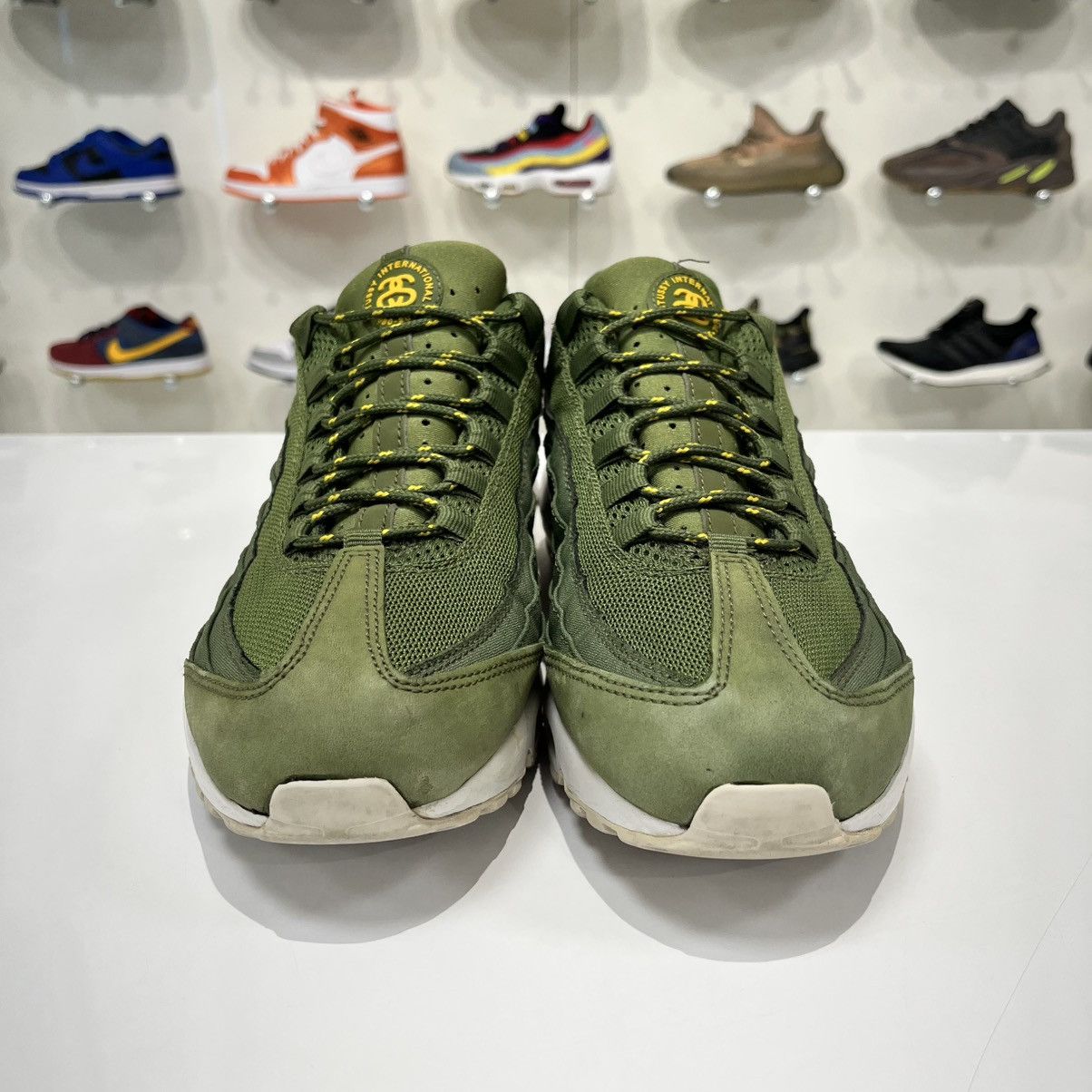 Nike × Stussy Nike Air Max 95 x Stussy Olive Size US 9.5 / EU 42-43 - 9 Thumbnail
