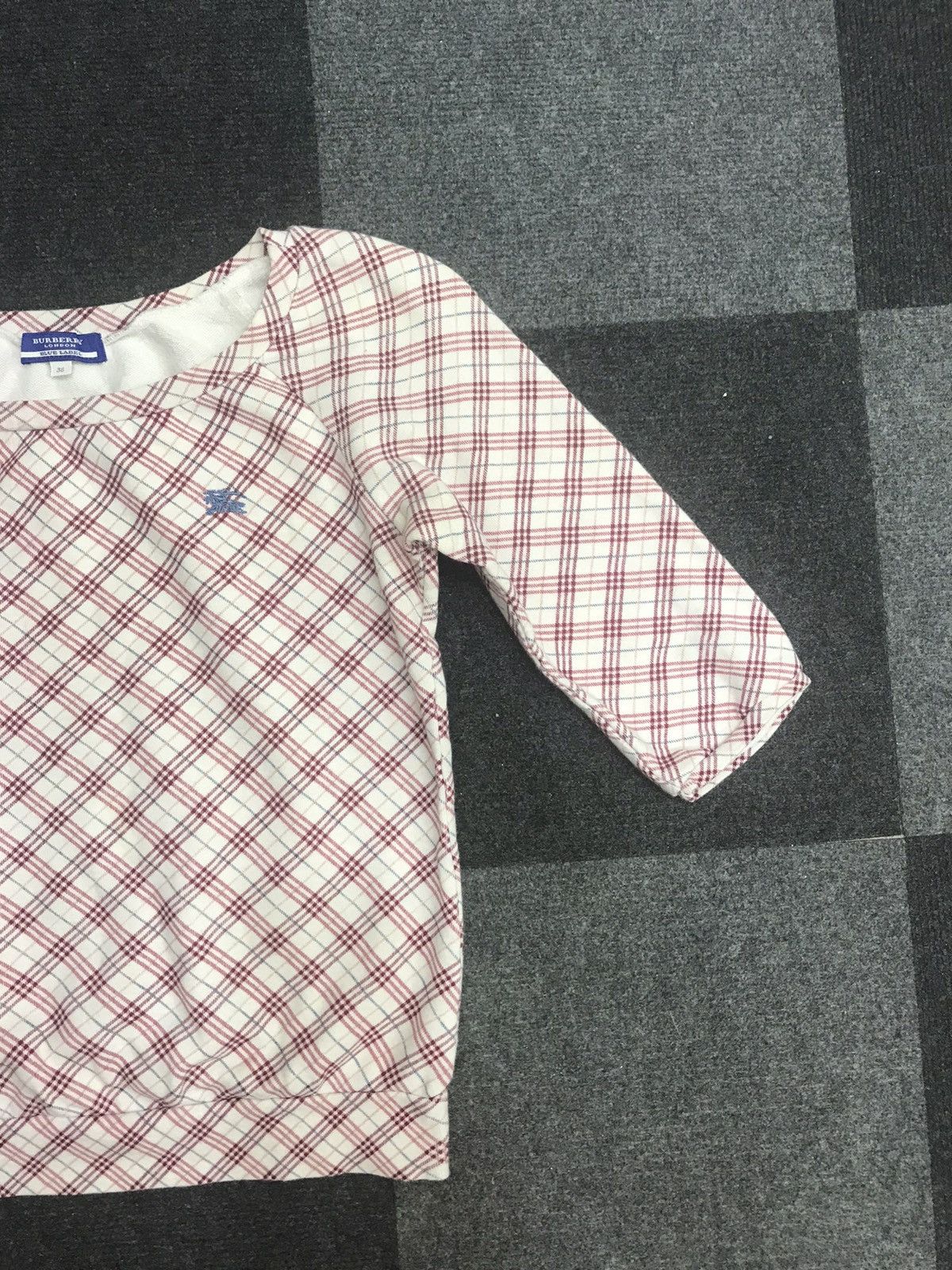 Burberry BURBERRY BLUE LABEL 3 Quarter Sweat Shirt Size S / US 4 / IT 40 - 2 Thumbnail
