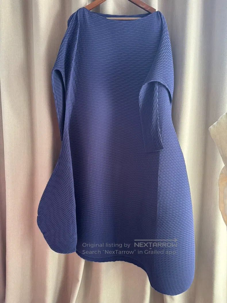Issey Miyake Issey Miyake Navy Blue Small Fish-Scale Dress Size M / US 6-8 / IT 42-44 - 1 Thumbnail