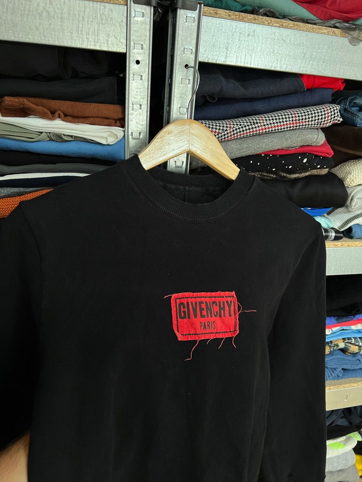 Givenchy Givenchy Paris Box Logo Distressed Sweatshirt Sz L Pullover Size US L / EU 52-54 / 3 - 9 Thumbnail