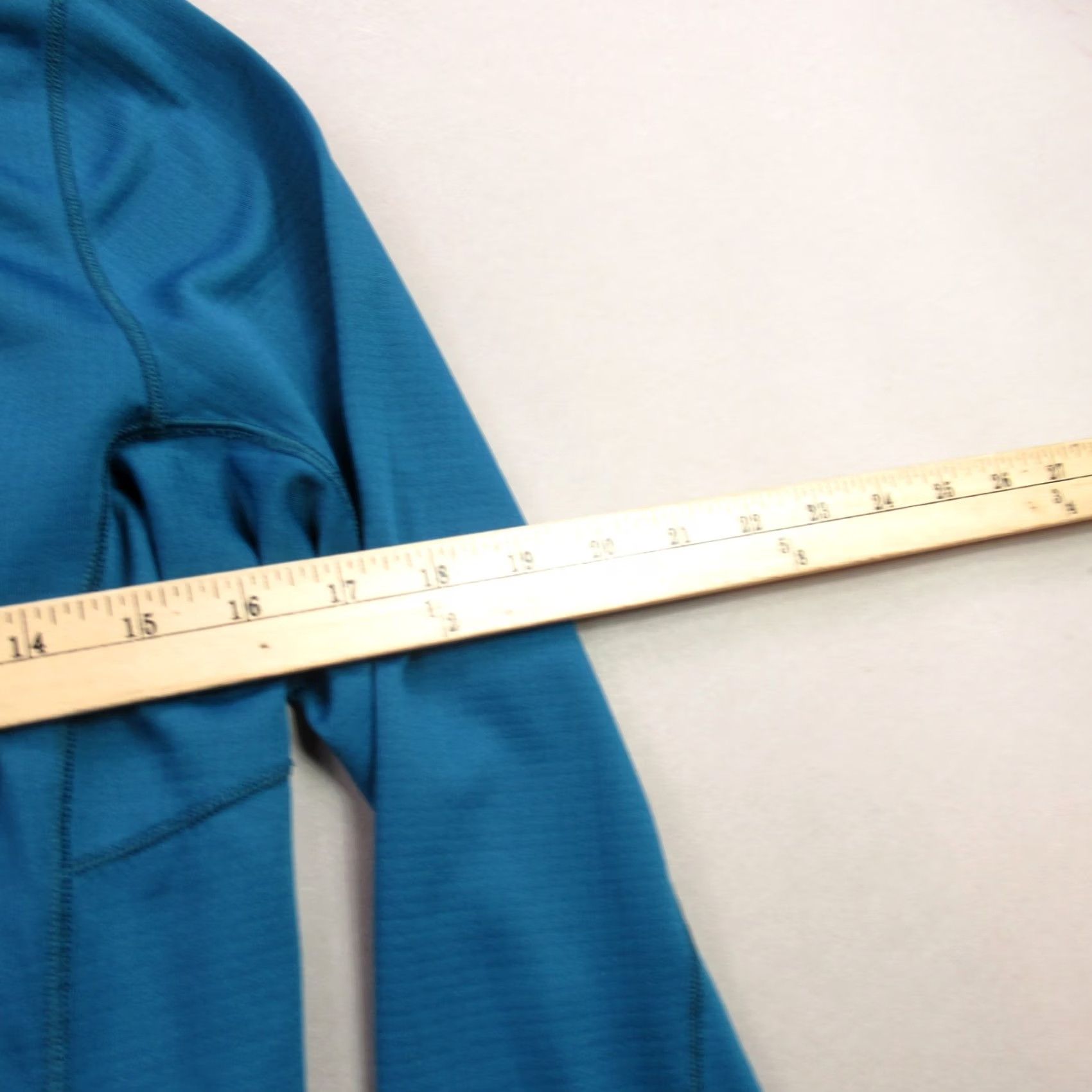 Patagonia Patagonia Shirt Womens Small Long Sleeve Crew Neck Blue Capilene Baselayer shirt Size S / US 4 / IT 40 - 7 Thumbnail