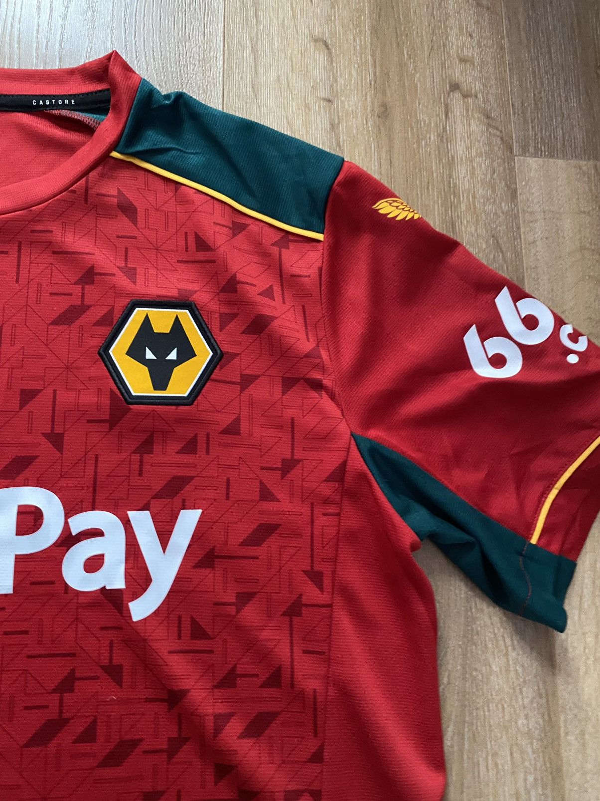 Castore Wolverhampton 2024 jersey Size L football shirt Size US L / EU 52-54 / 3 - 4 Thumbnail